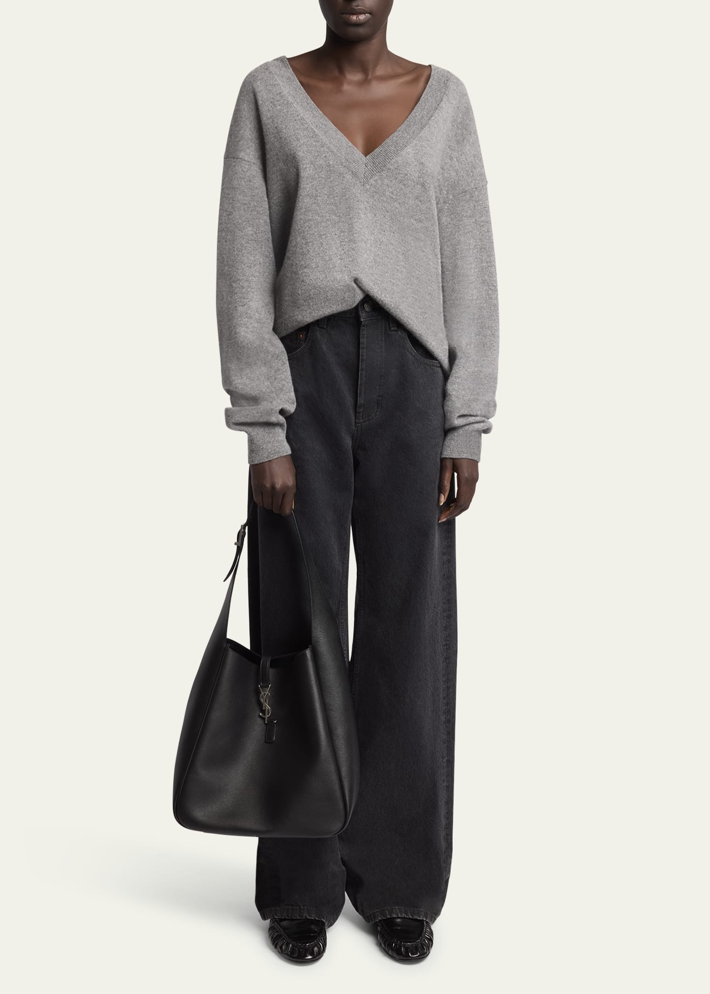 Le 5 À 7 Large Hobo Bag in Smooth Leather - 5