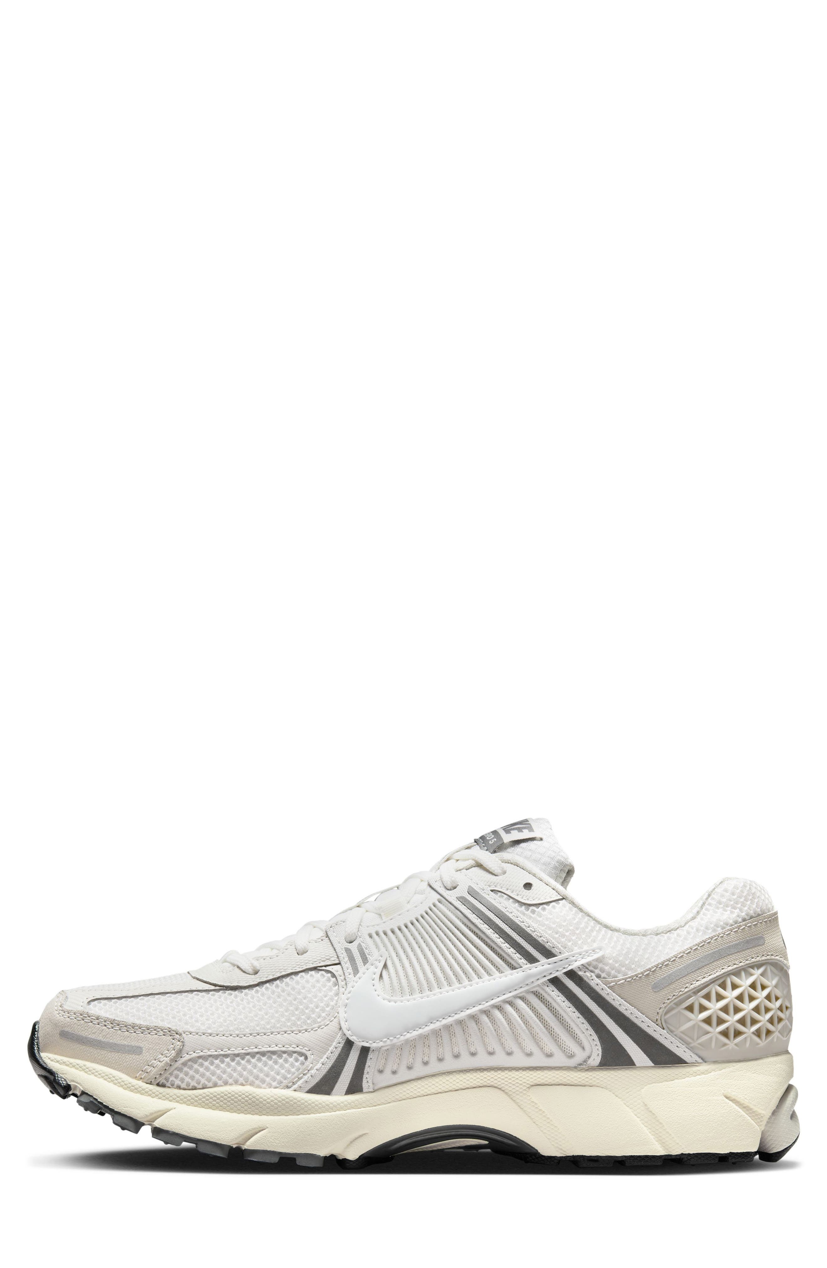 Nike Zoom Vomero 5 Sneaker in 007 Plttnt/ptndst at Nordstrom - 6