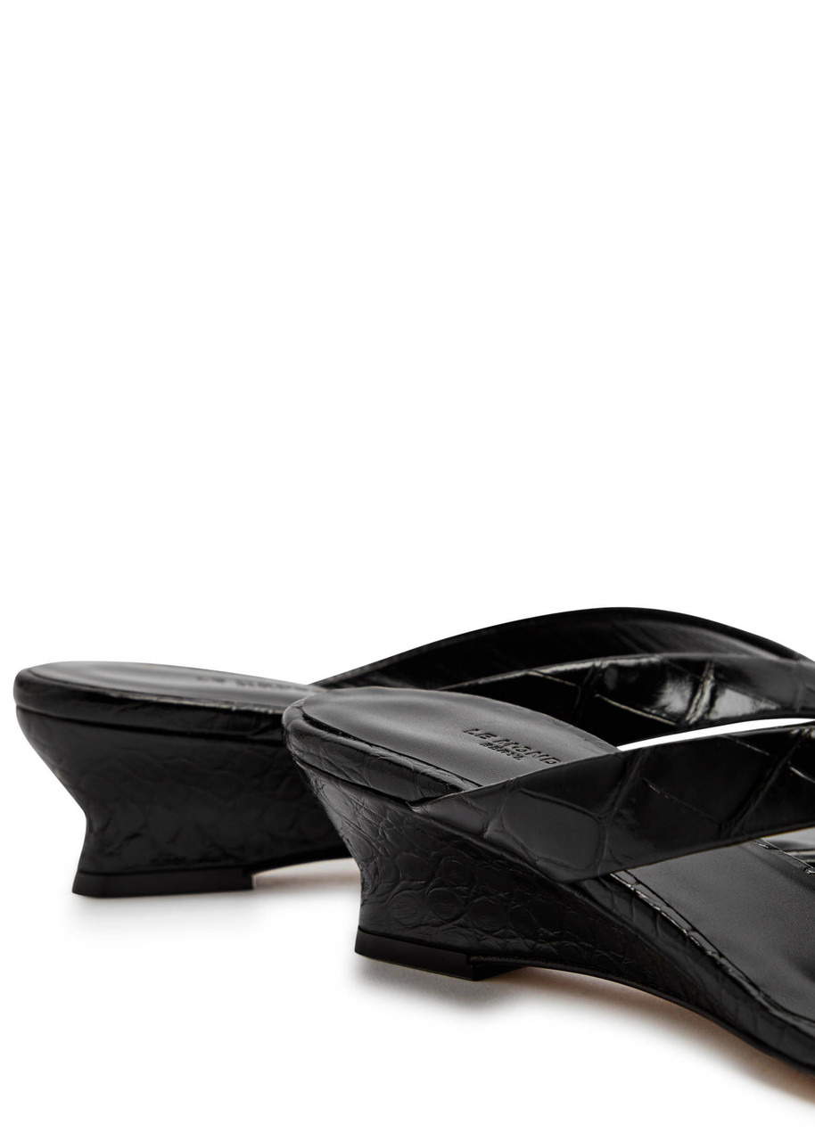 LE Monde Beryl 50 Crocodile-effect Leather Thong Wedge Sandals - 4