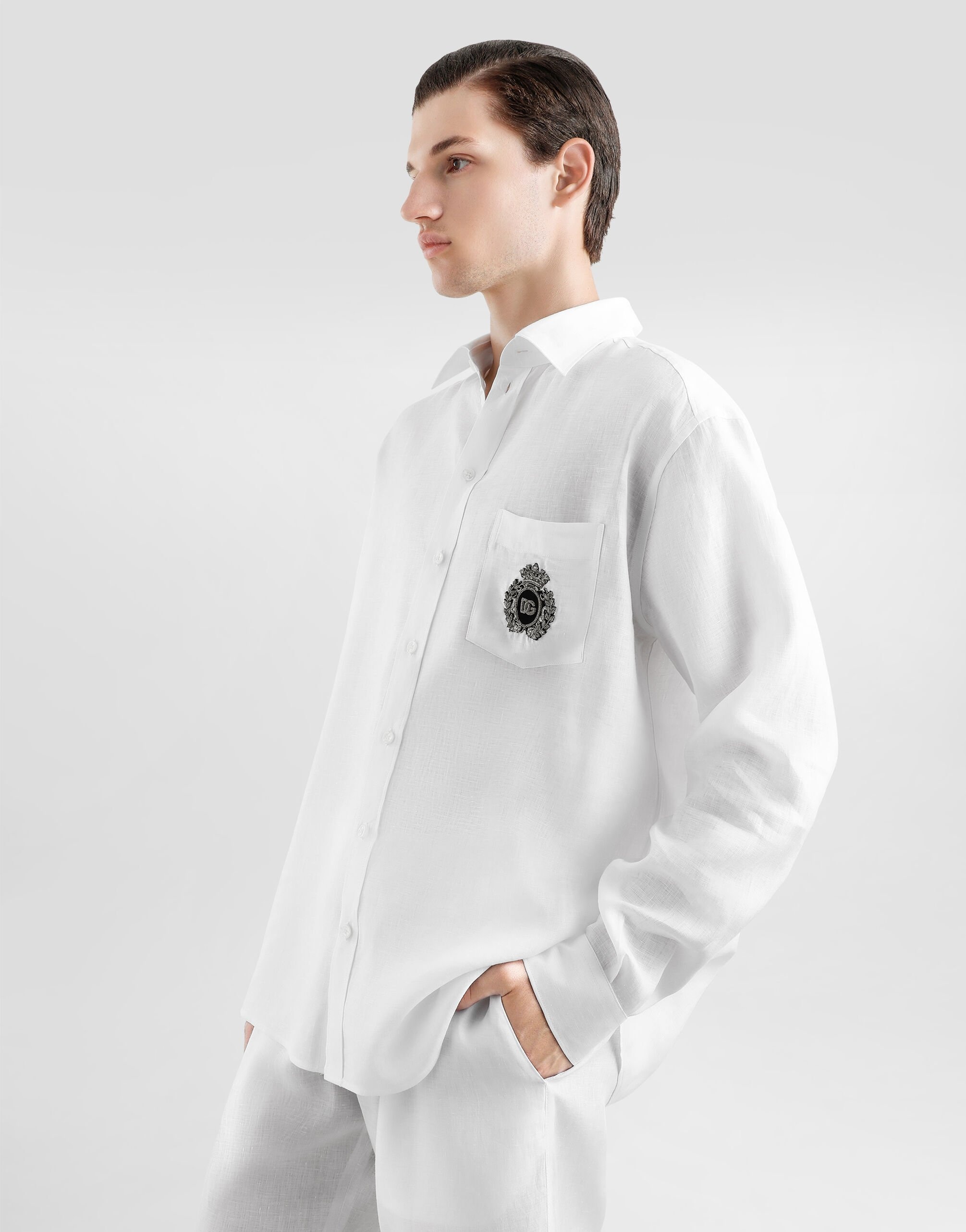 Linen shirt with heraldic patch - 4