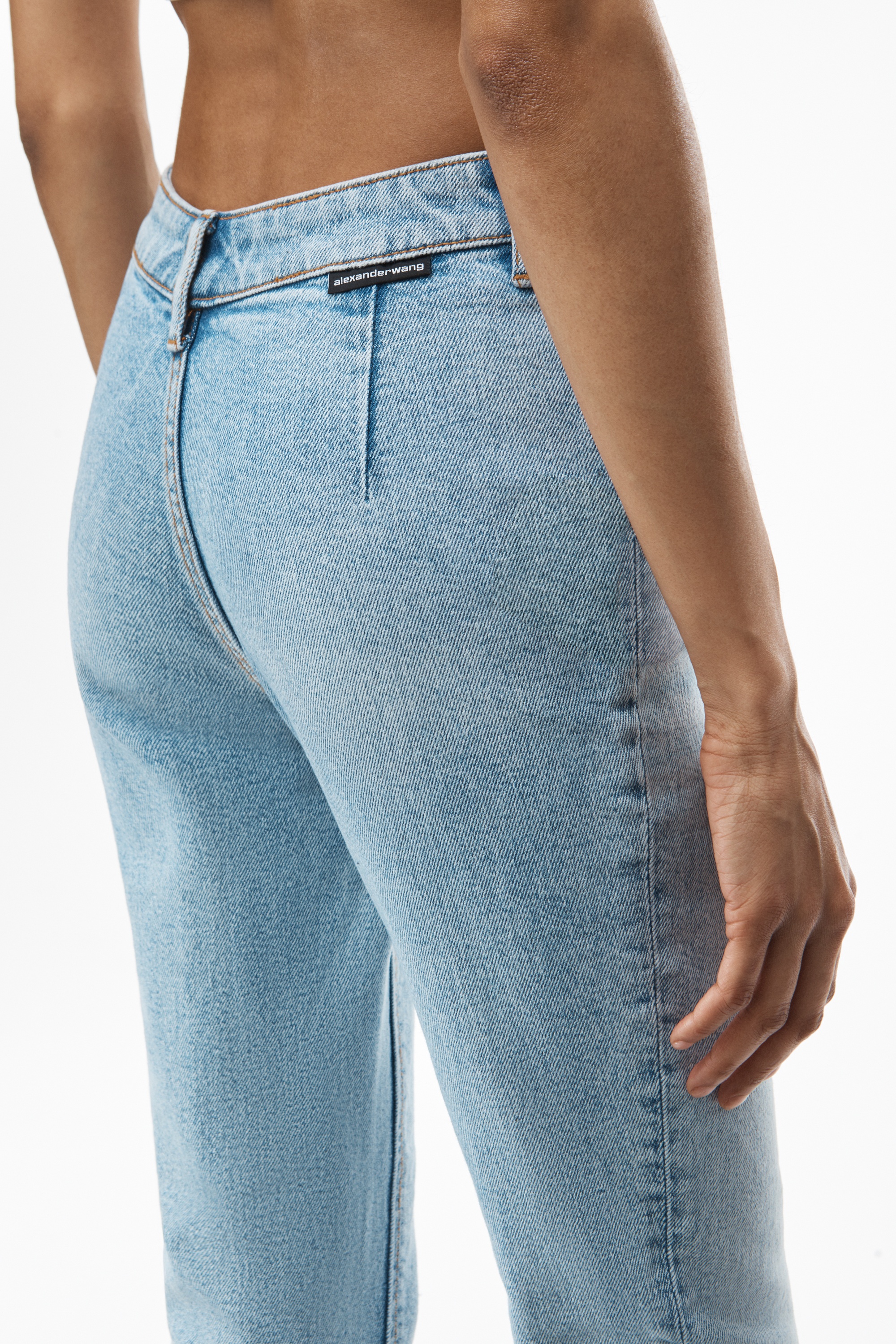 STOVEPIPE JEAN IN PEBBLE BLEACH DENIM - 5