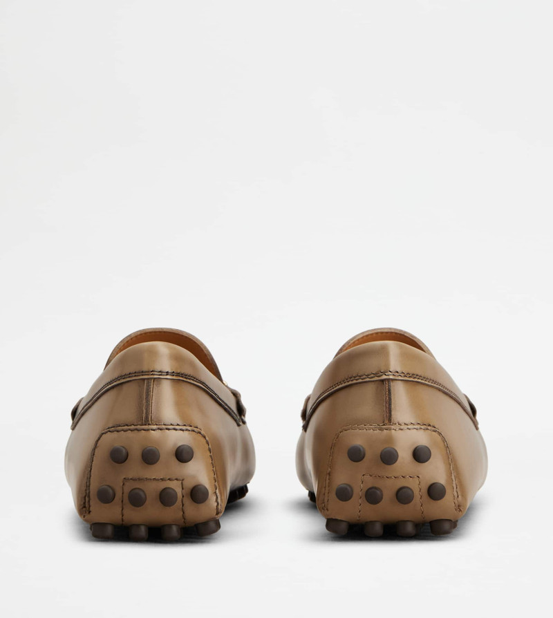 Tod's GOMMINO DRIVING SHOES IN LEATHER - BEIGE outlook