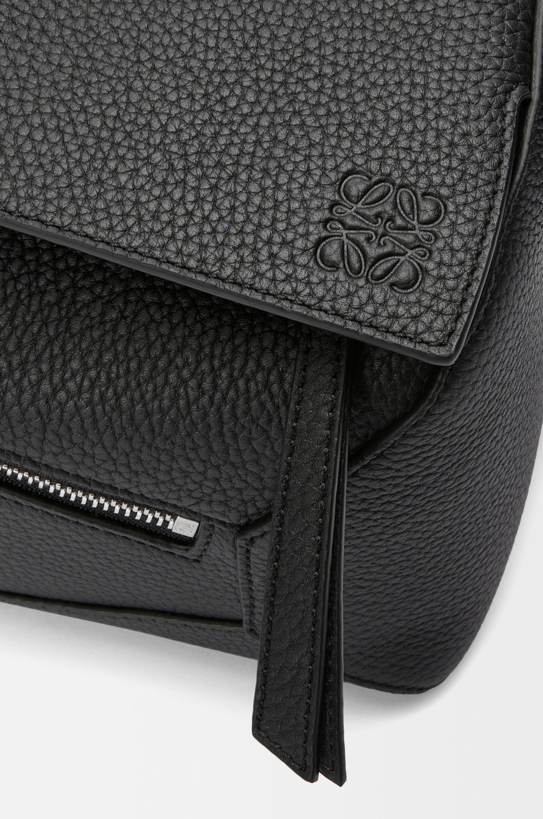 Small Puzzle bumbag in grained calfskin - 7
