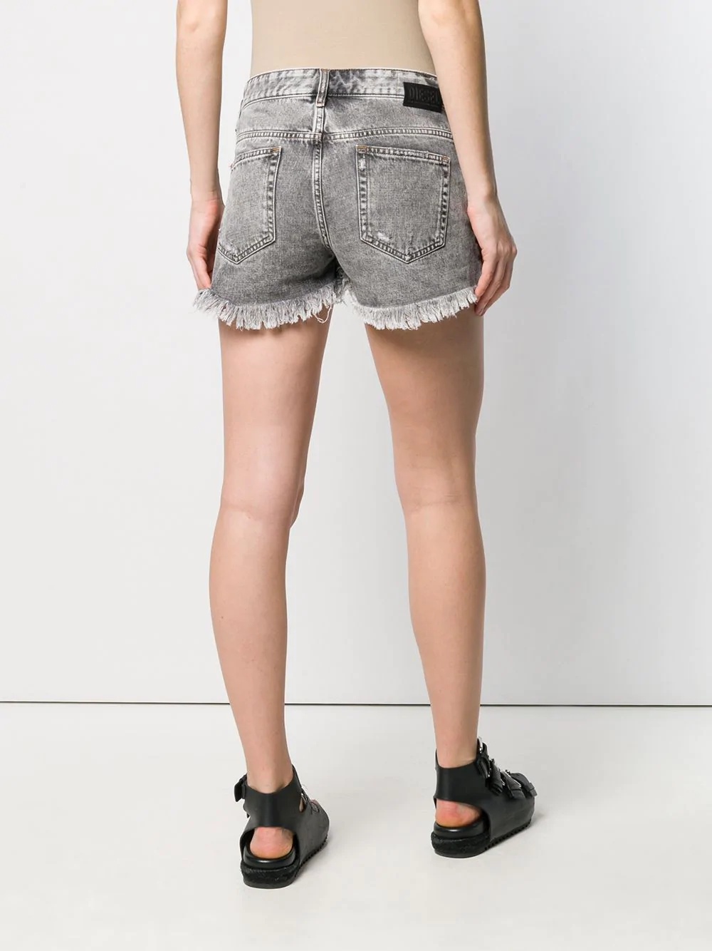 frayed hem denim shorts - 4