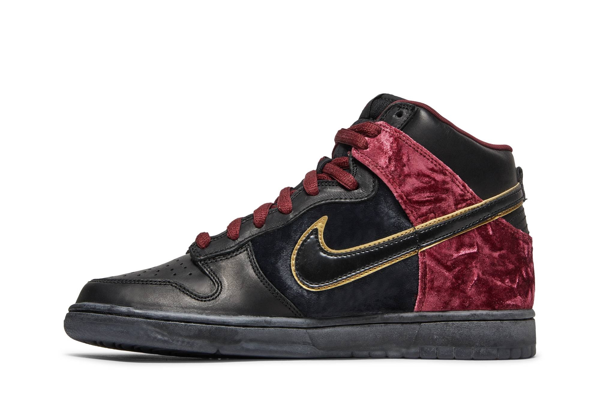 Dunk High Premium SB 'Bloody Sunday' - 3