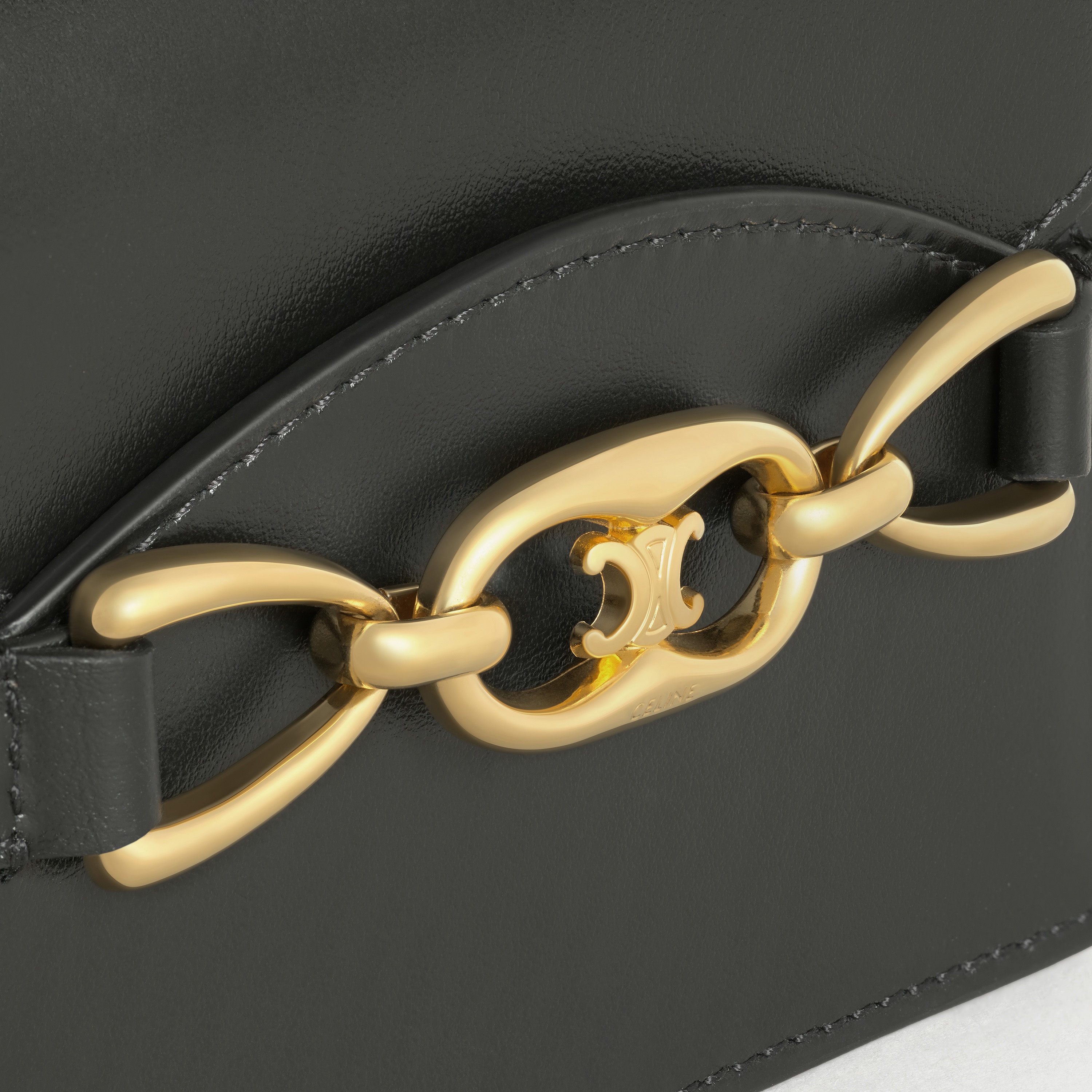 CARD HOLDER ON CHAIN  IN  SHINY CALFSKIN - 5