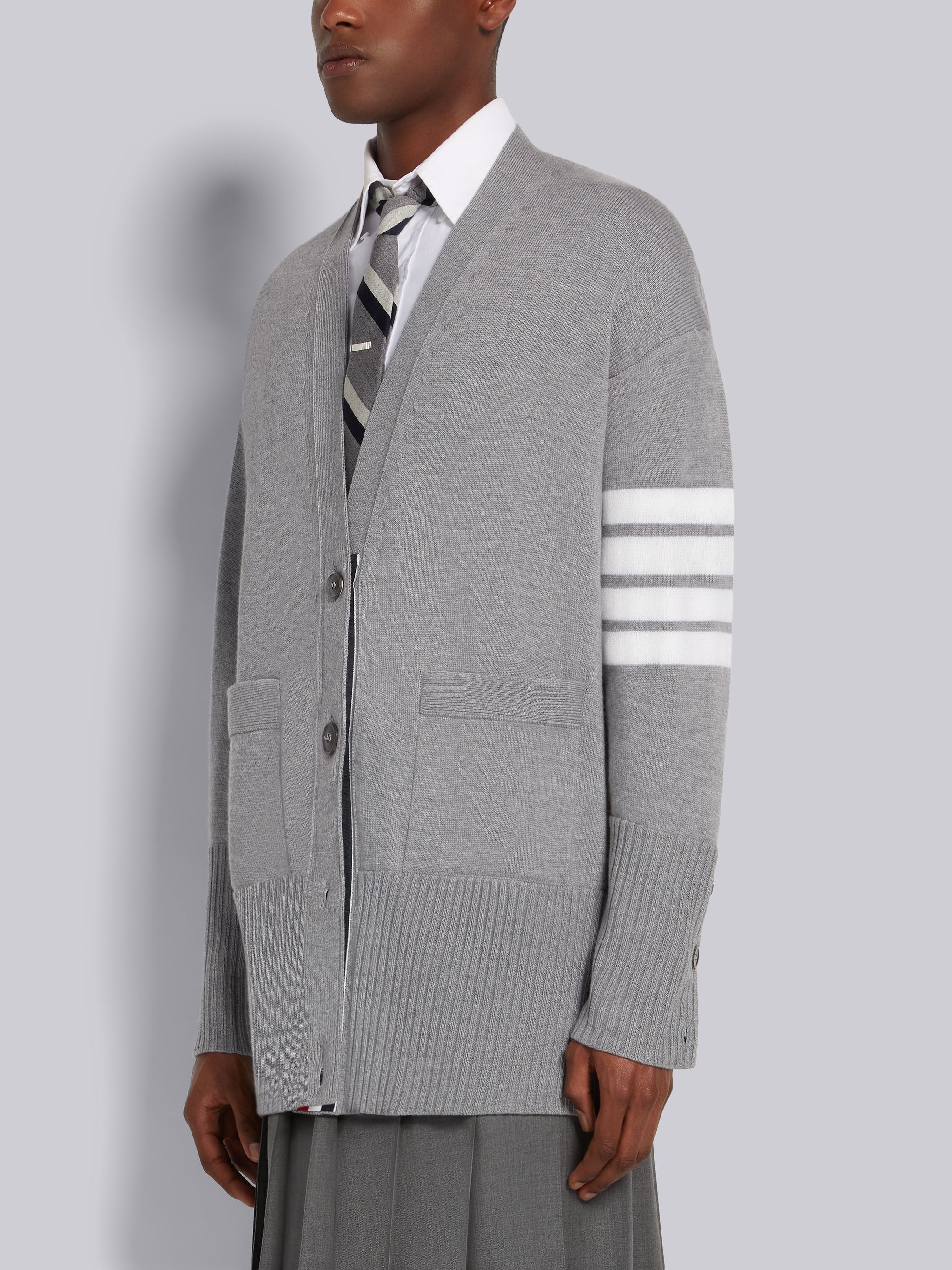 Light Grey Fine Merino Wool 4-Bar Elongated Cardigan - 2