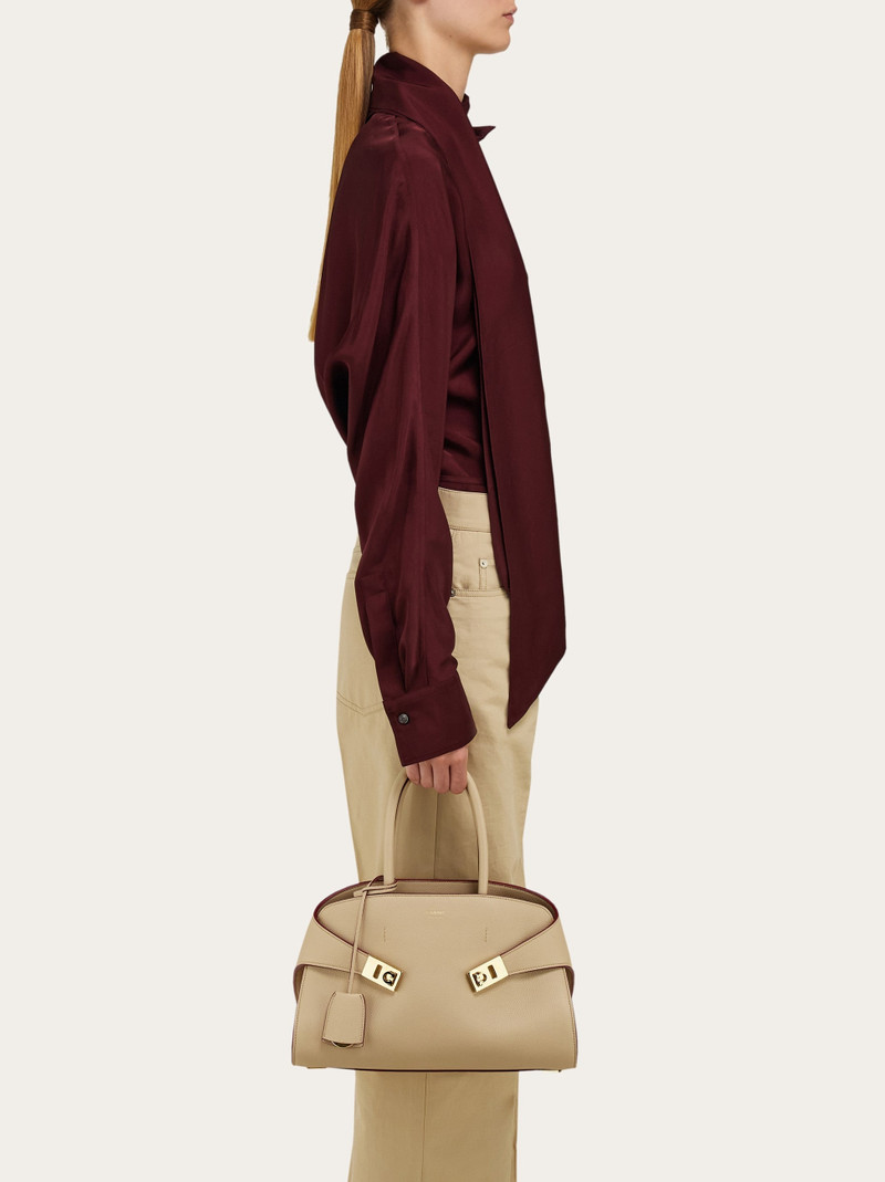 FERRAGAMO Hug handbag (S) outlook