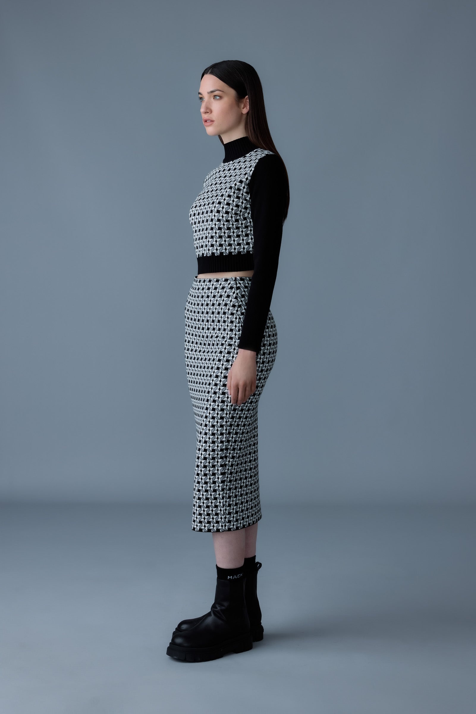 TARIN-GEO Geometrical Jacquard knit top - 3