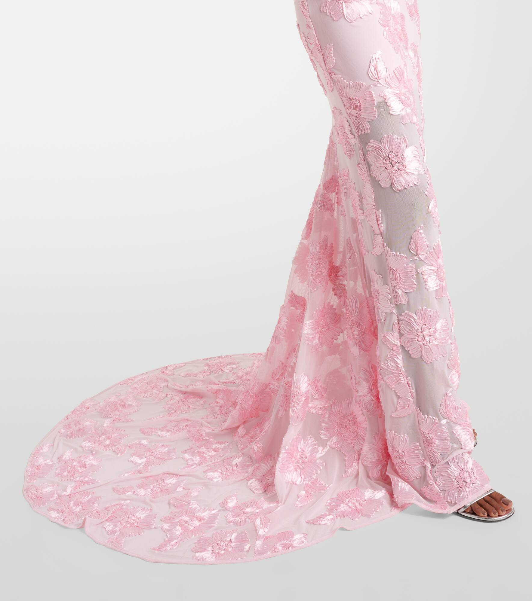 Bridal embroidered gown - 5