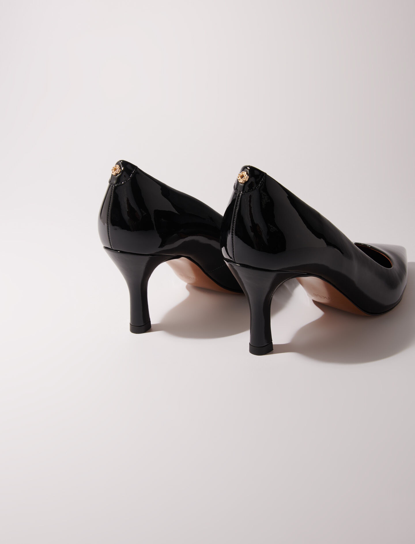 Leather pumps with pointed toes - 6