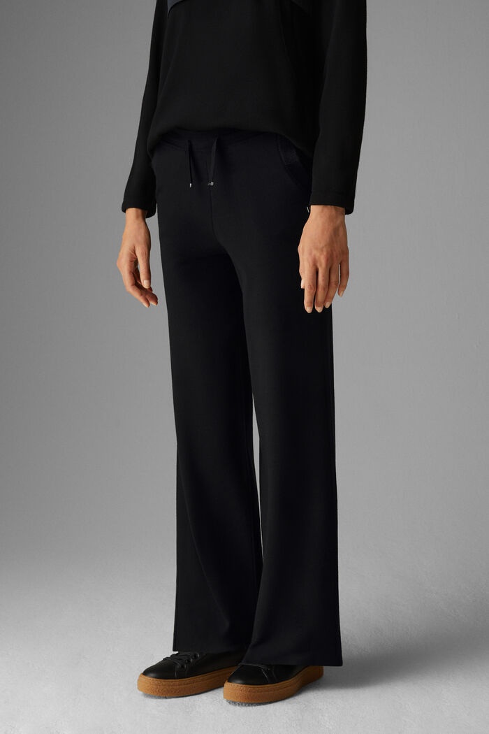 Susy 7/8 knitted pants in Black - 2