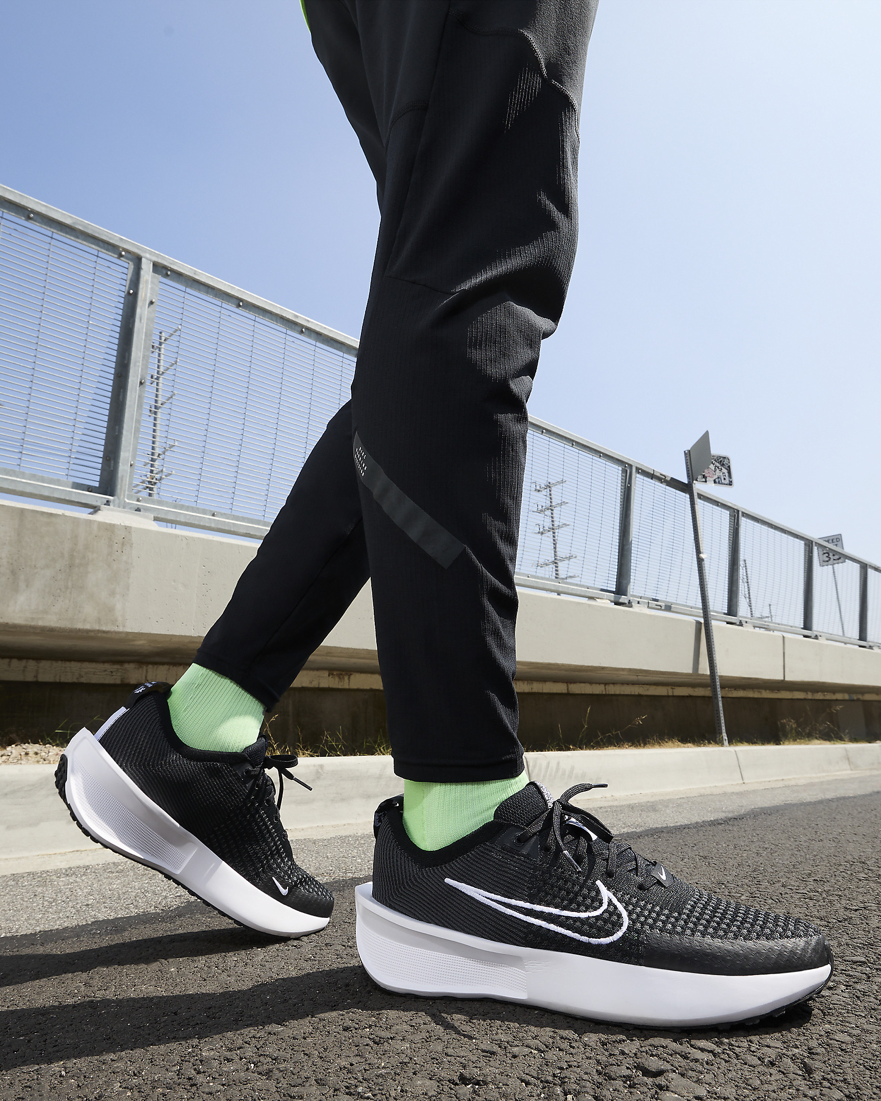 Nike Interact Run Men's Road Running Shoes - 2