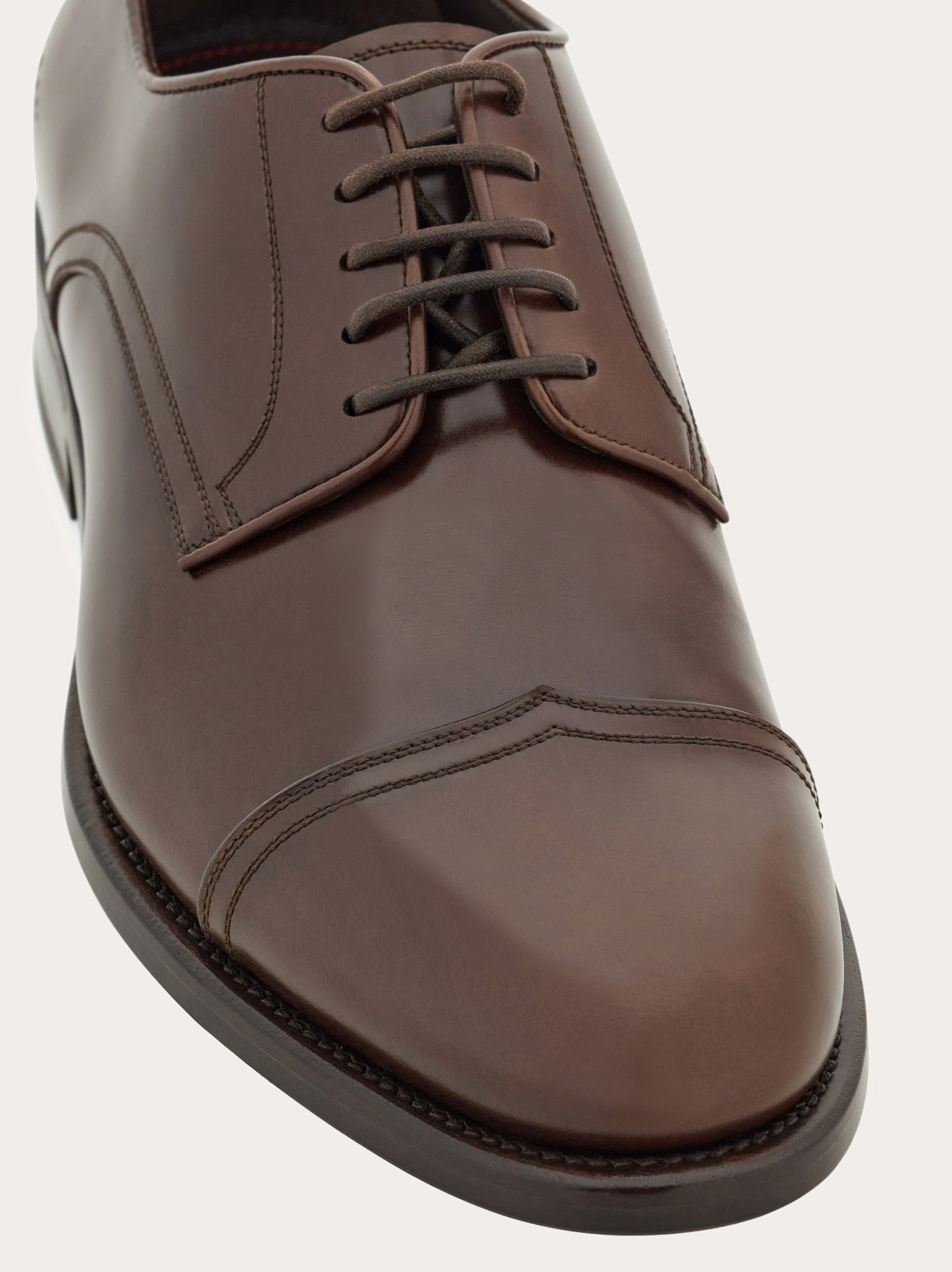 Oxford with perforated detailing - 5