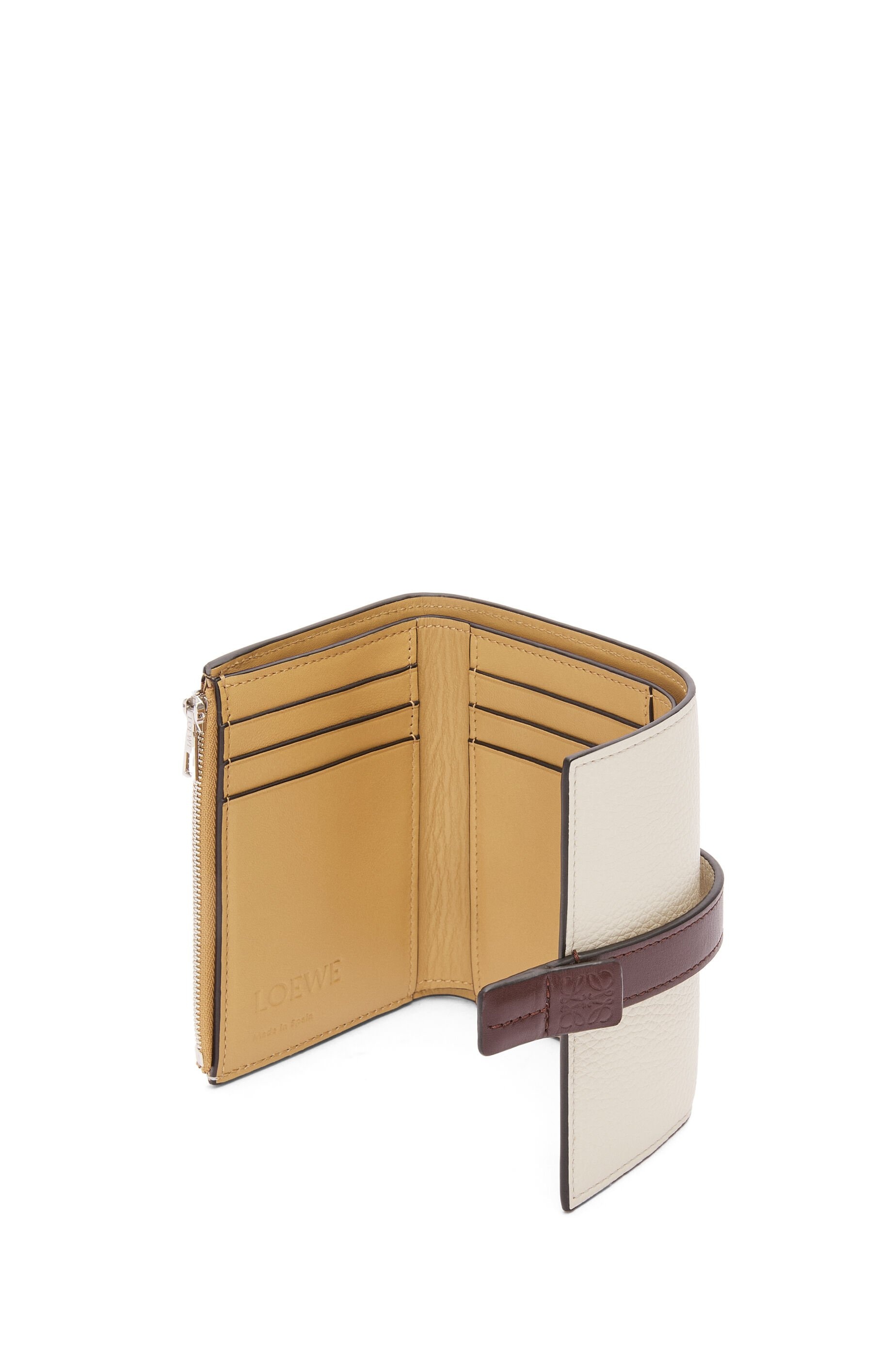 Small vertical wallet in soft grained calfskin - 3