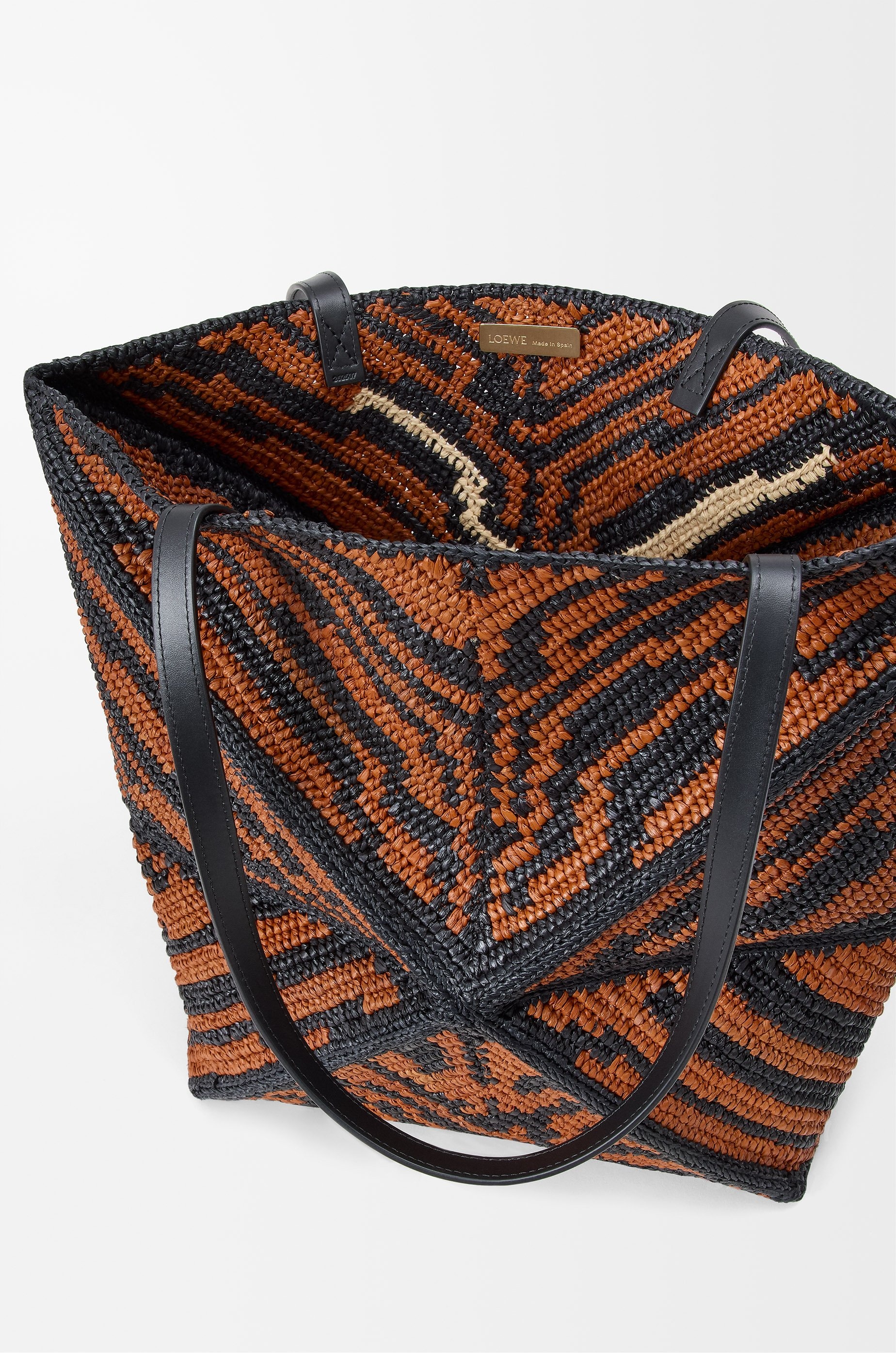 Medium Puzzle Fold Tote in raffia and calfskin - 9