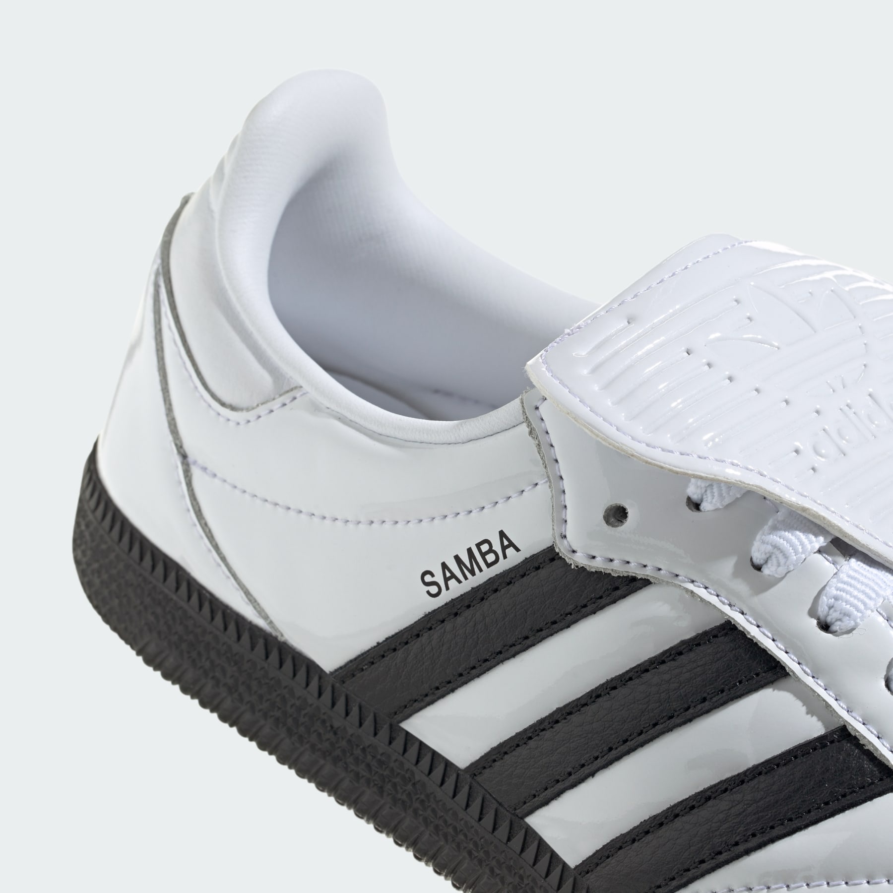 Samba Long Tongue Shoes - 9