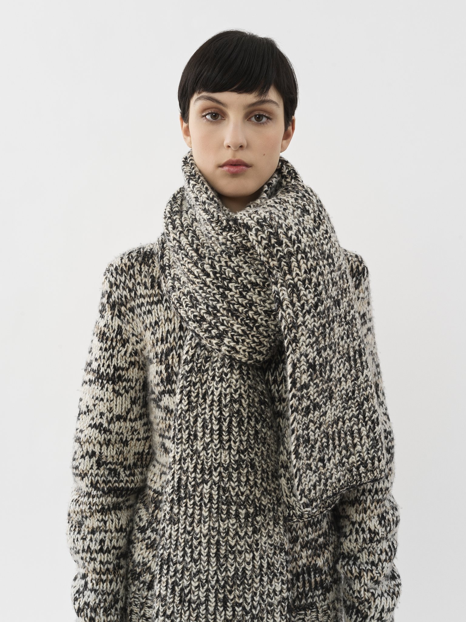 CHUNKY KNITTED SCARF - 1