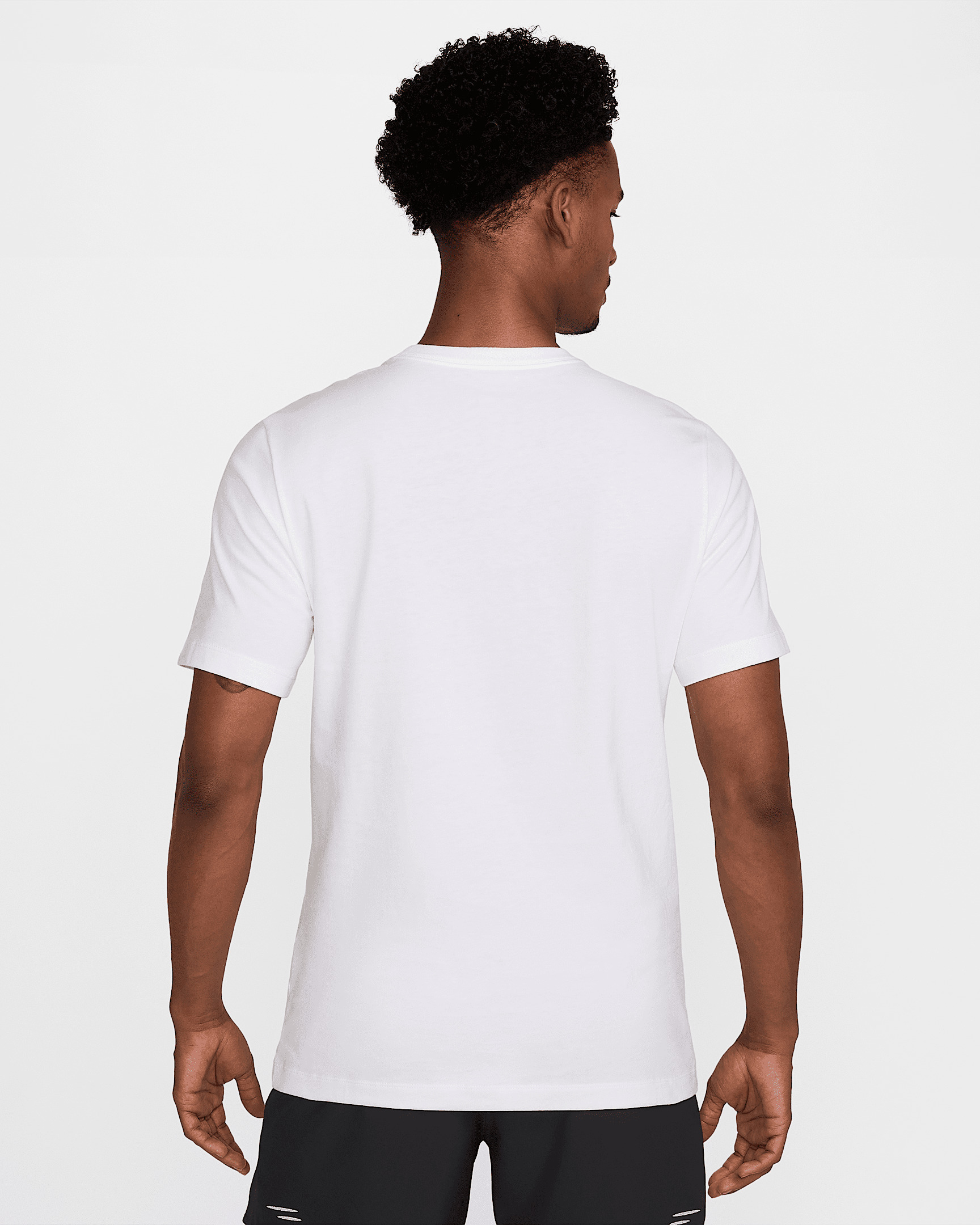 Nike Men's Fitness T-Shirt - 2
