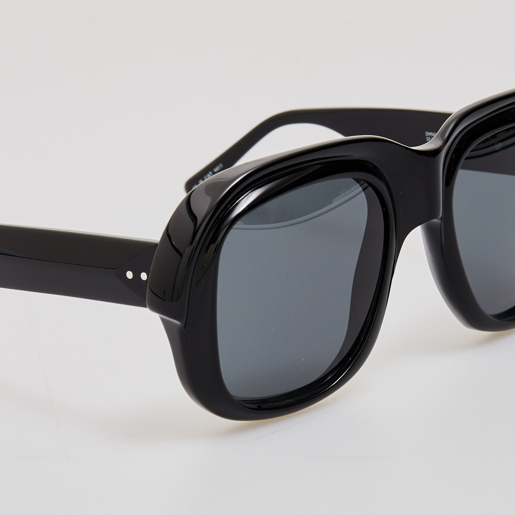 Oversize Sunglasses in Black - 3