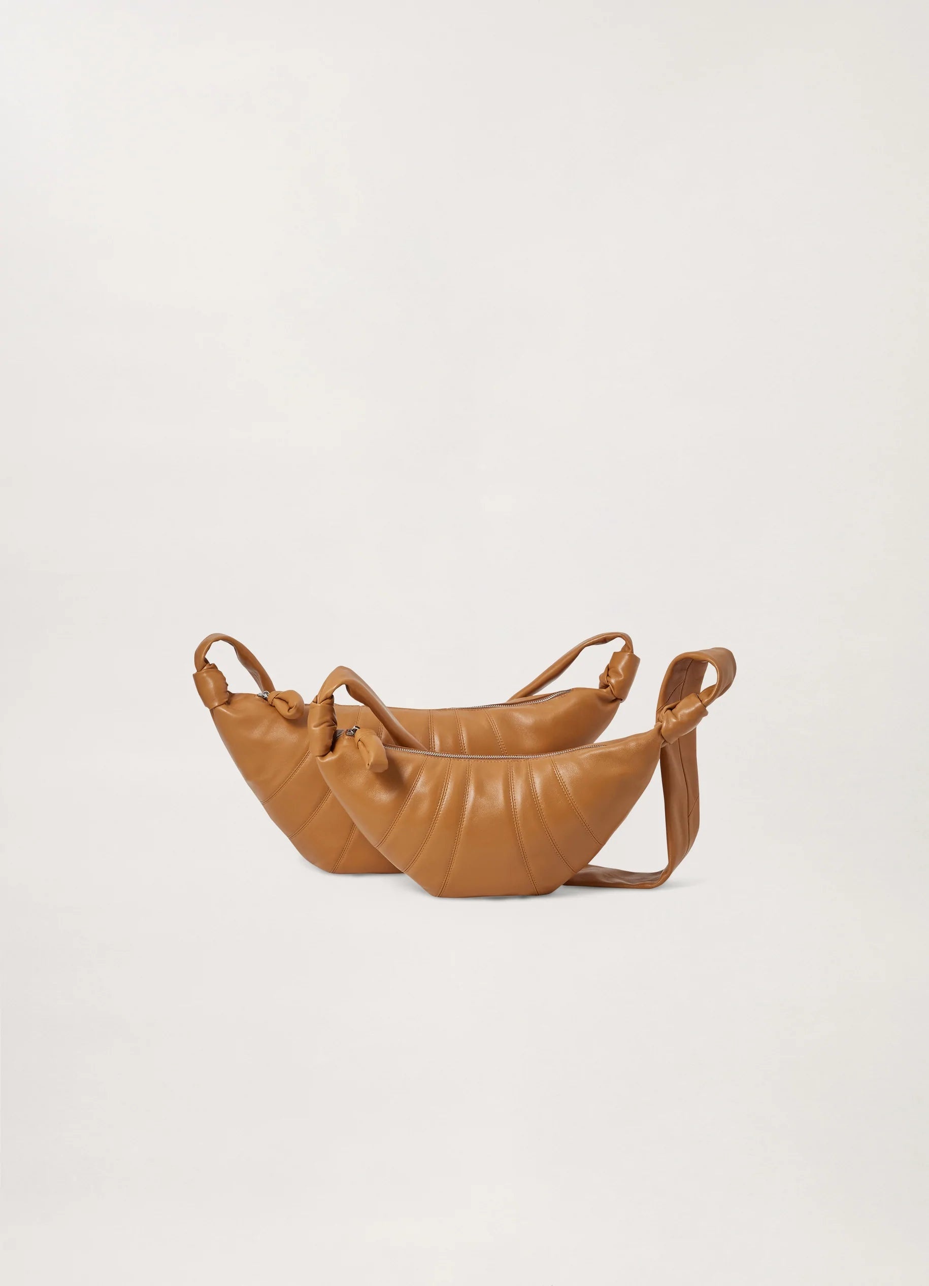 SMALL CROISSANT BAG
SOFT NAPPA LEATHER - 5