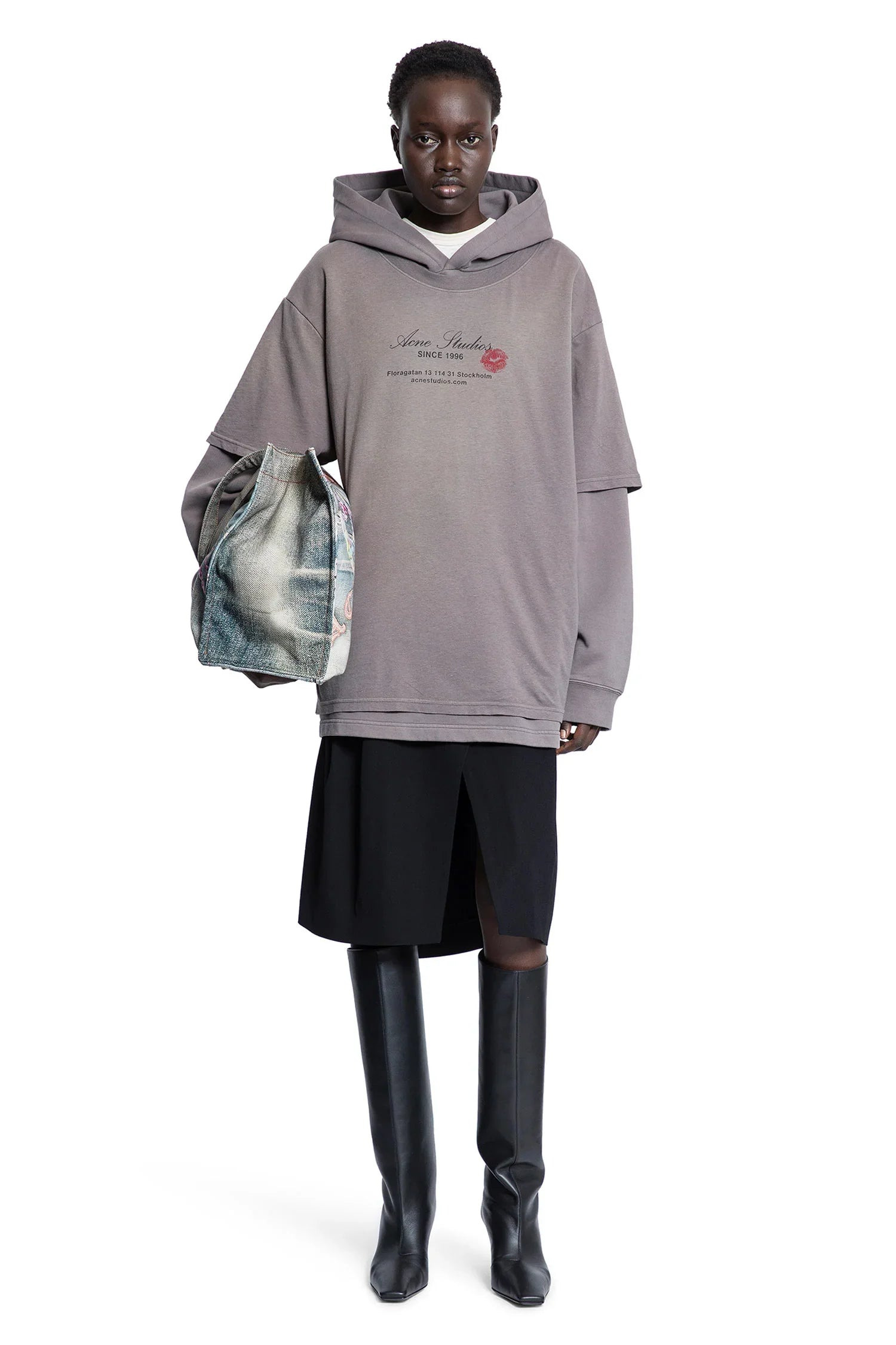 Layered-Seasonal-Logo-Hoodie - 4