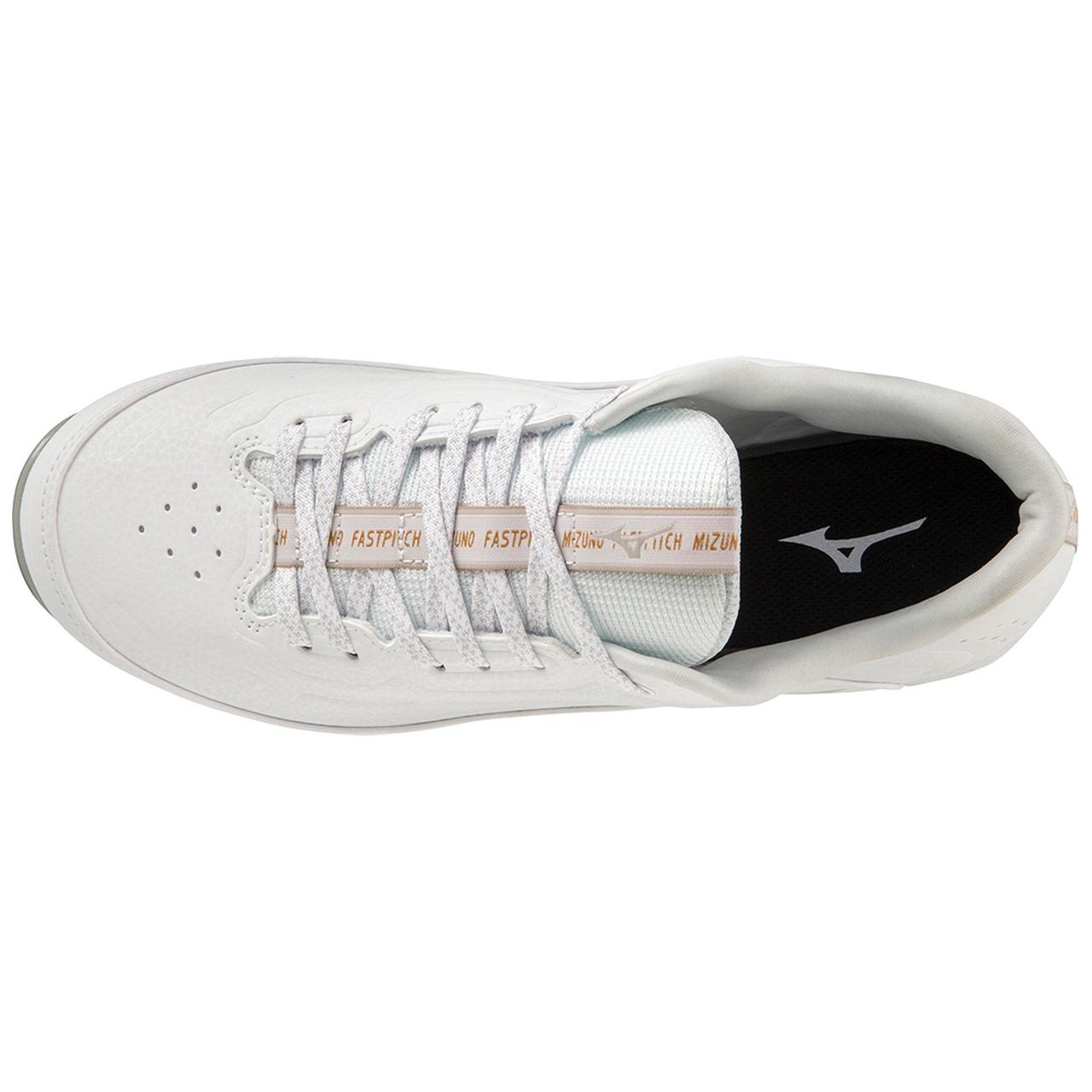 9-Spike Swift 8 Low Women's Metal Fastpitch Softball Cleat - 4