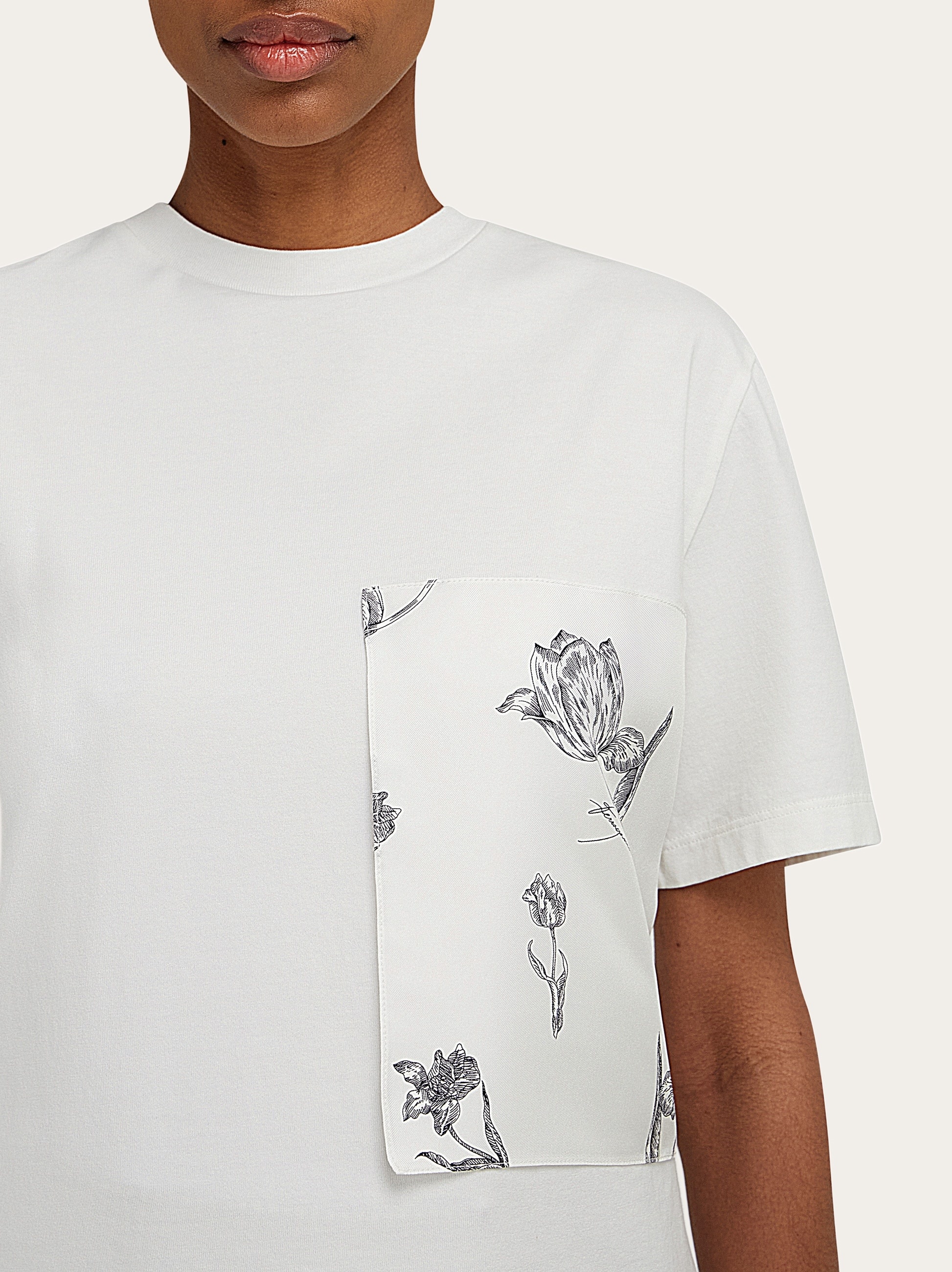 Back to Earth - T-shirt with pocket detail - 4
