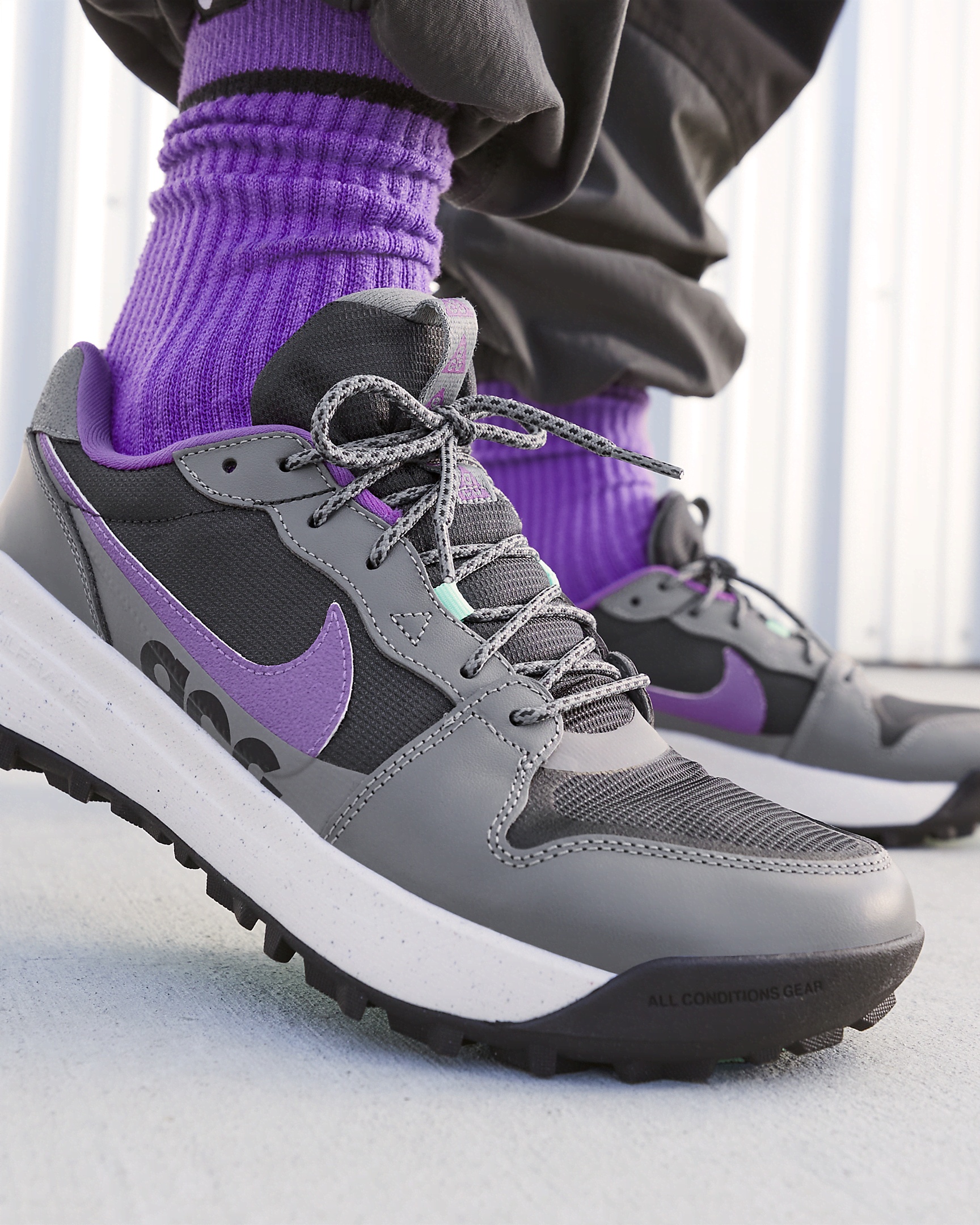 Men's Nike ACG Lowcate Shoes - 2