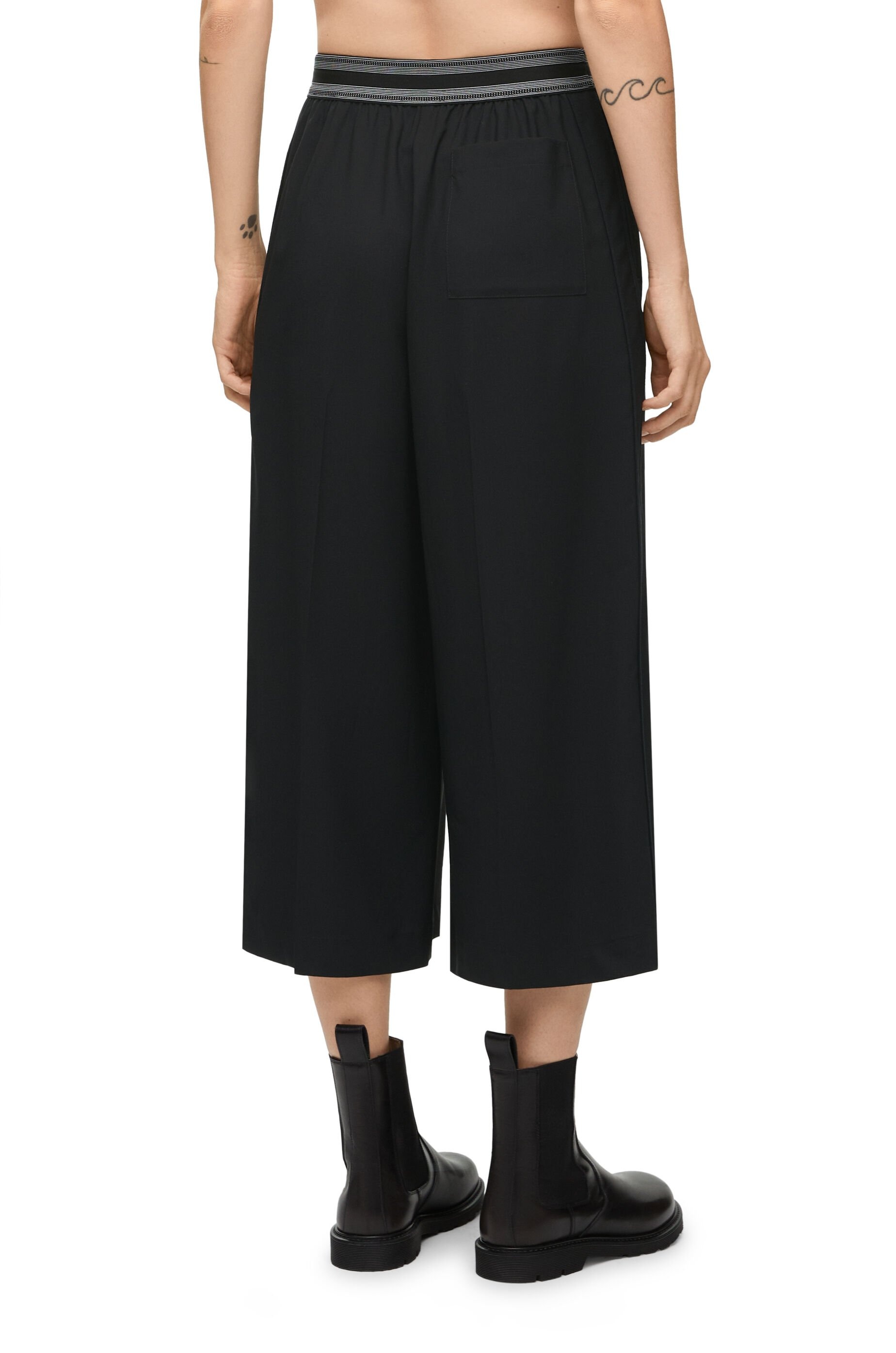 Cropped trousers in wool - 4