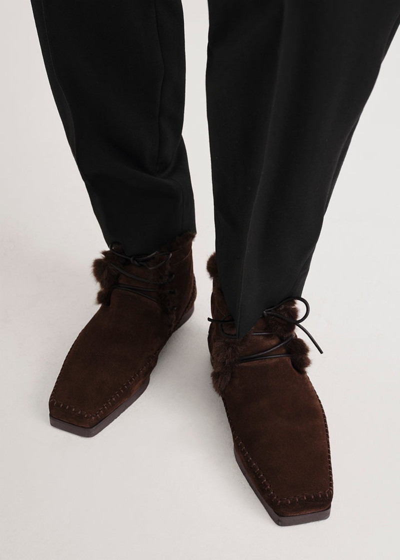 Totême The High top Shearling Moccasin saddle brown outlook