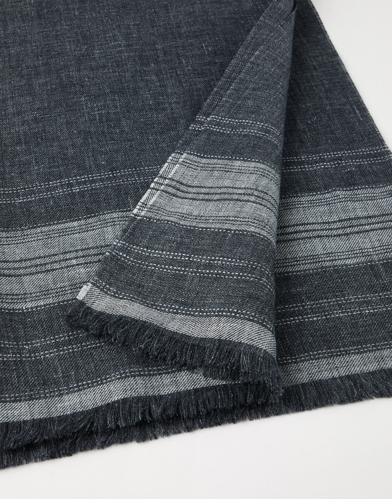 Embroidered linen scarf 3
