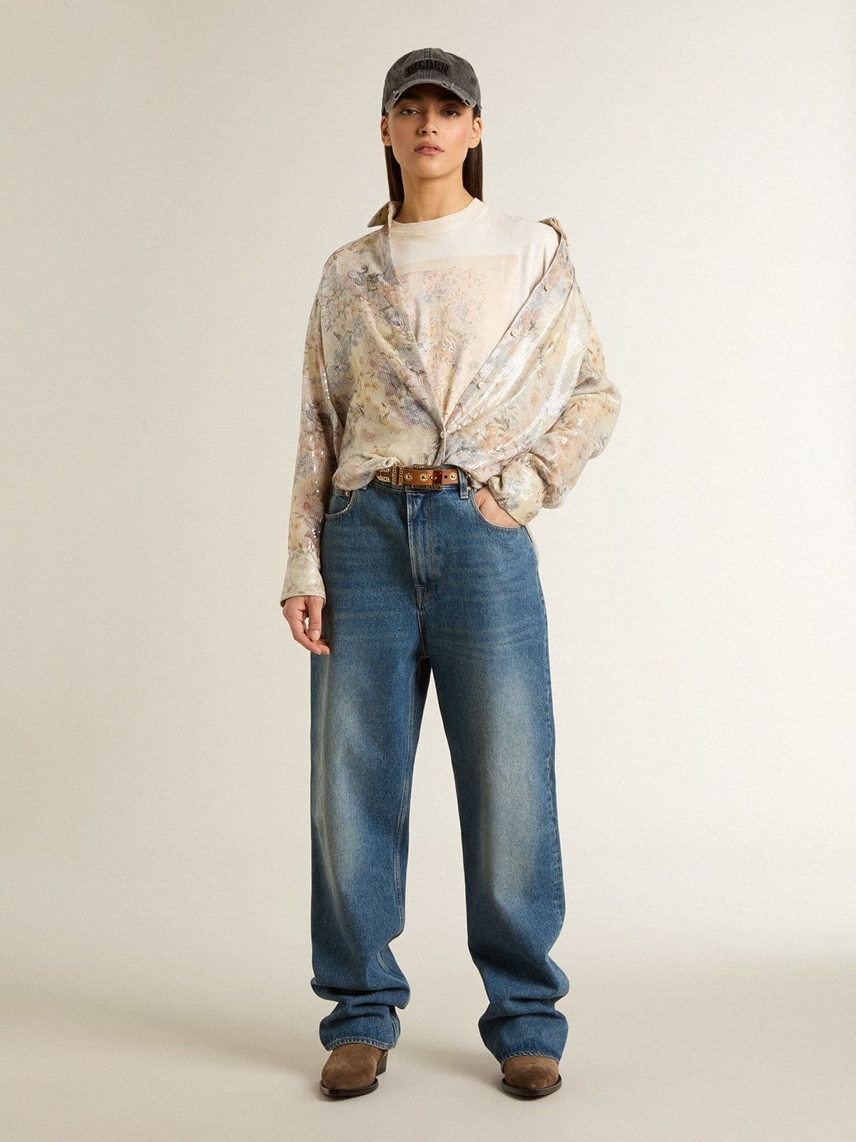 Women's white T-shirt with floral print - 3