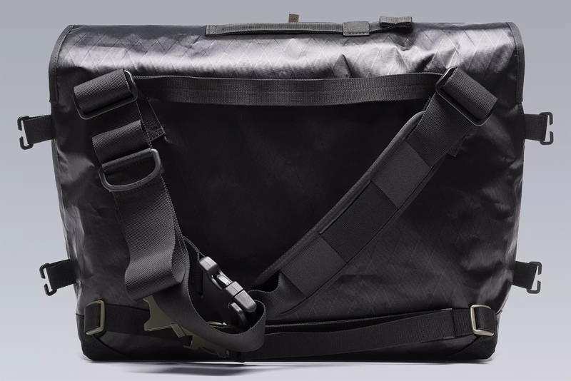 3A-5-CR Messenger Einsatztasche Black 7