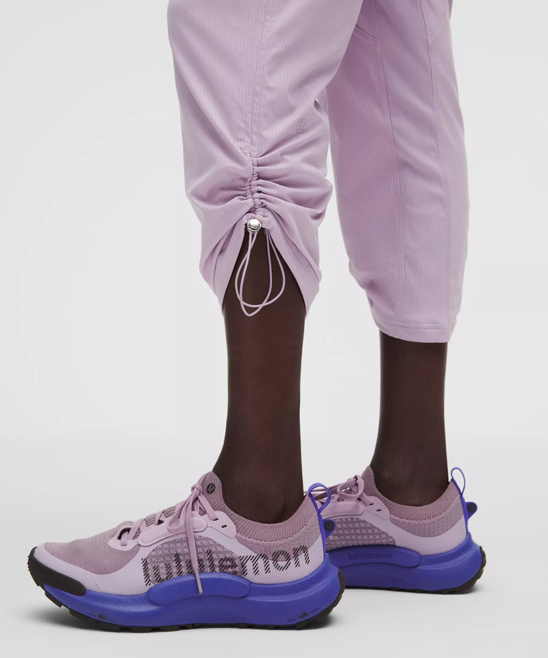 Dance Studio Mid-Rise Cropped Pant 7