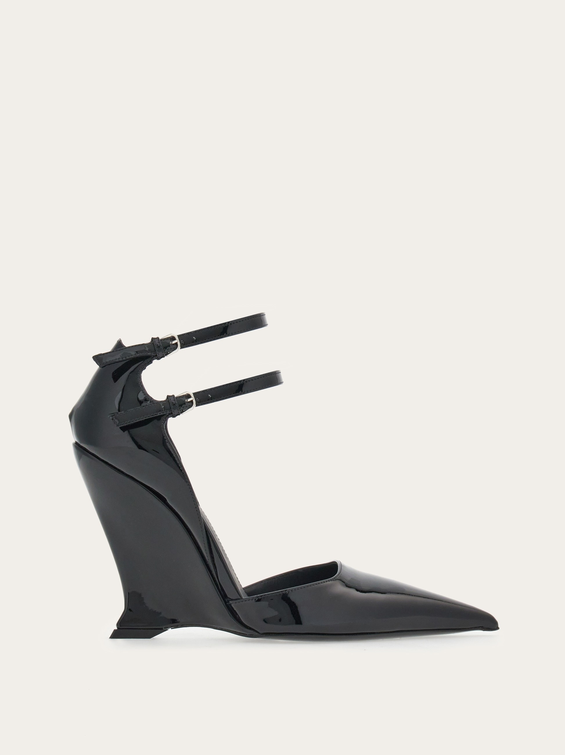 Pump with wedge heel - 1