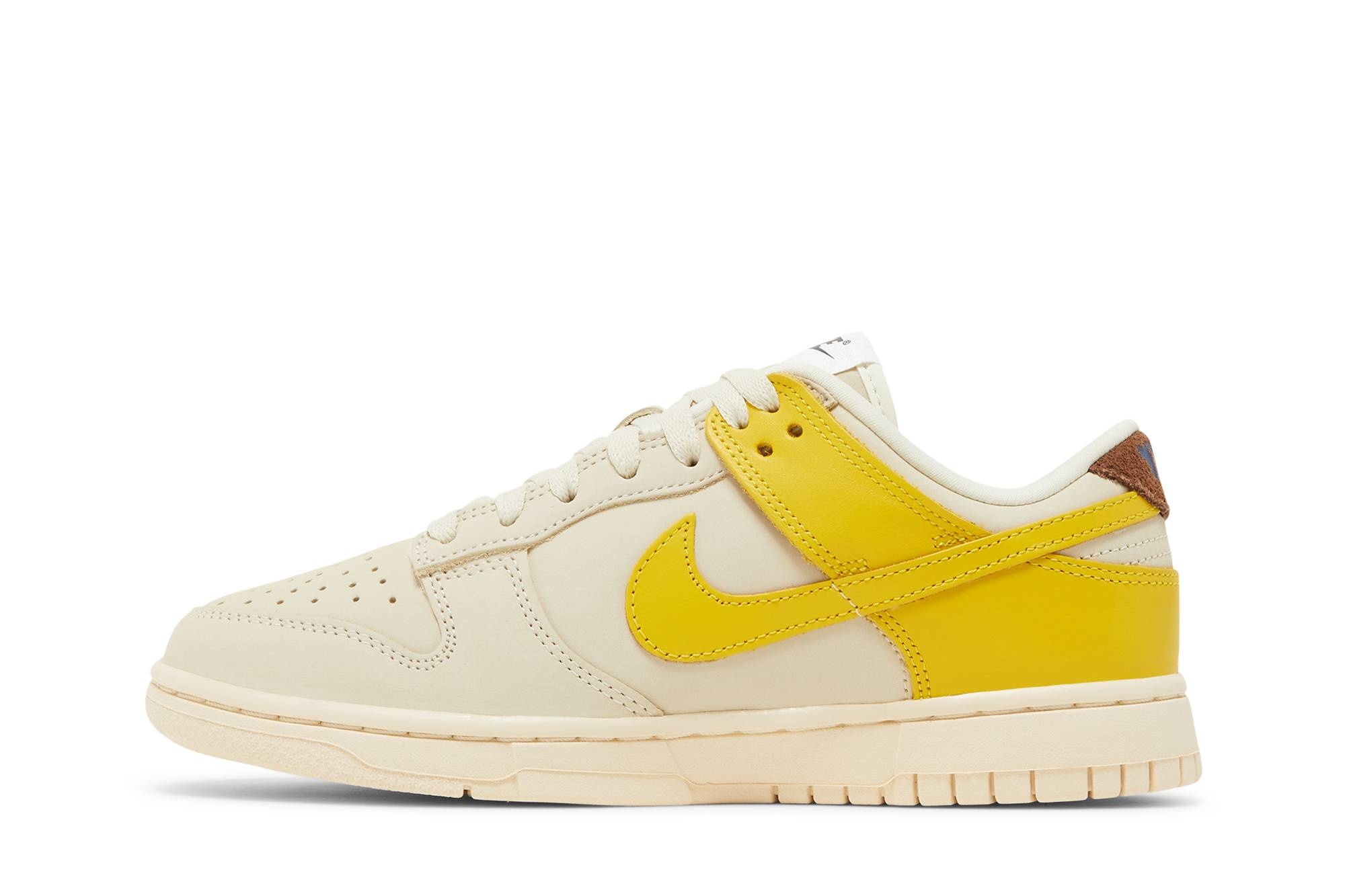 Wmns Dunk Low LX 'Banana' - 3