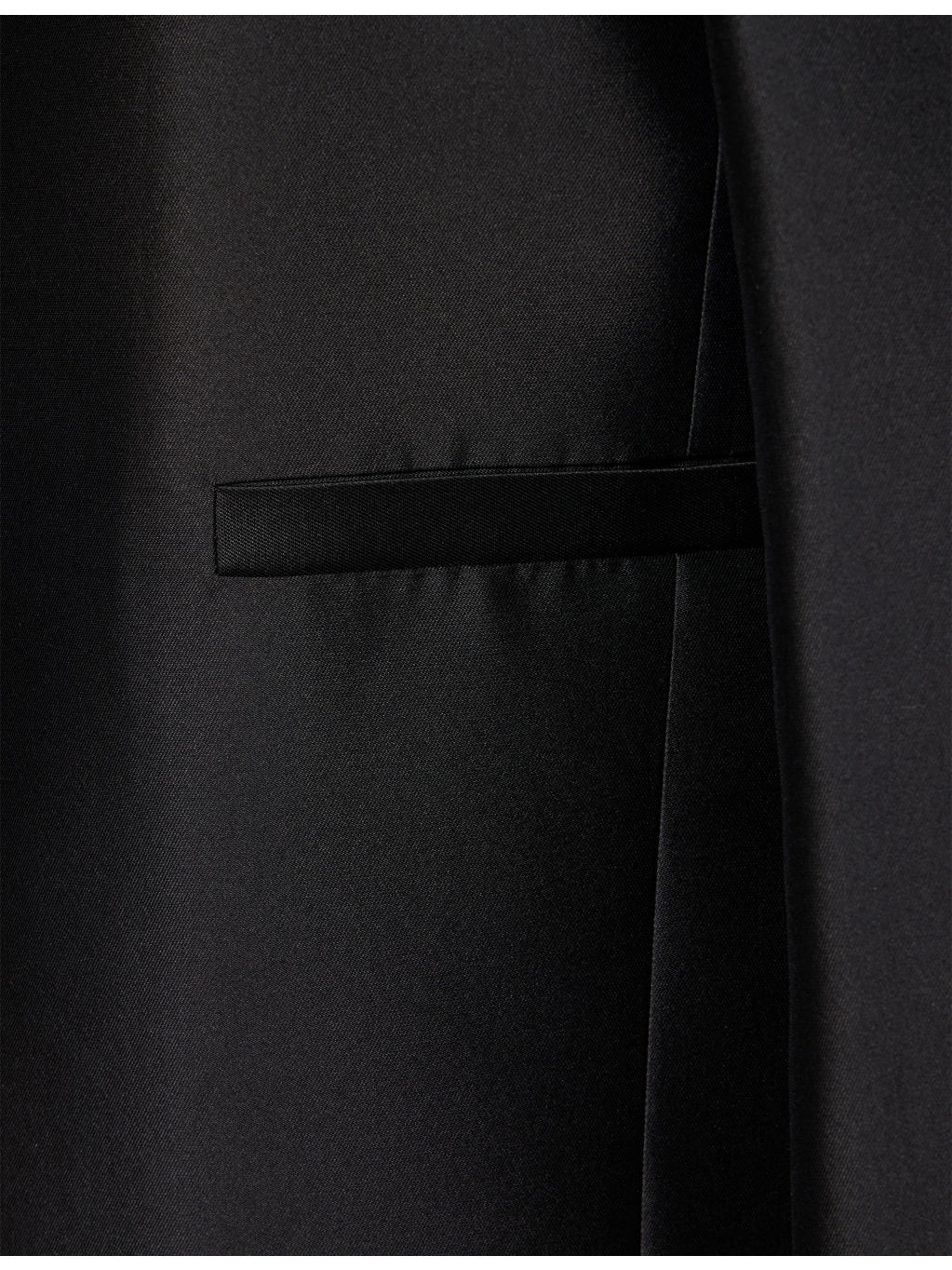 Collarless Tailored Long Silk Coat - 6
