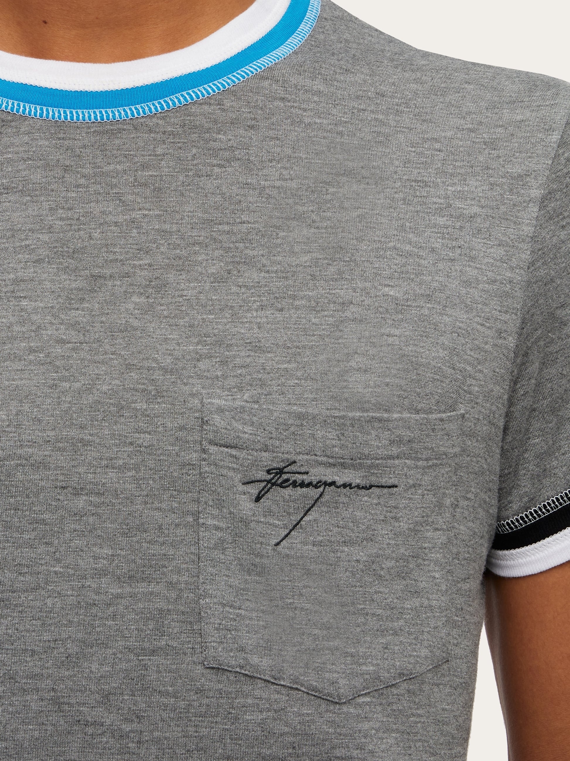 T-shirt with color block trims - 4