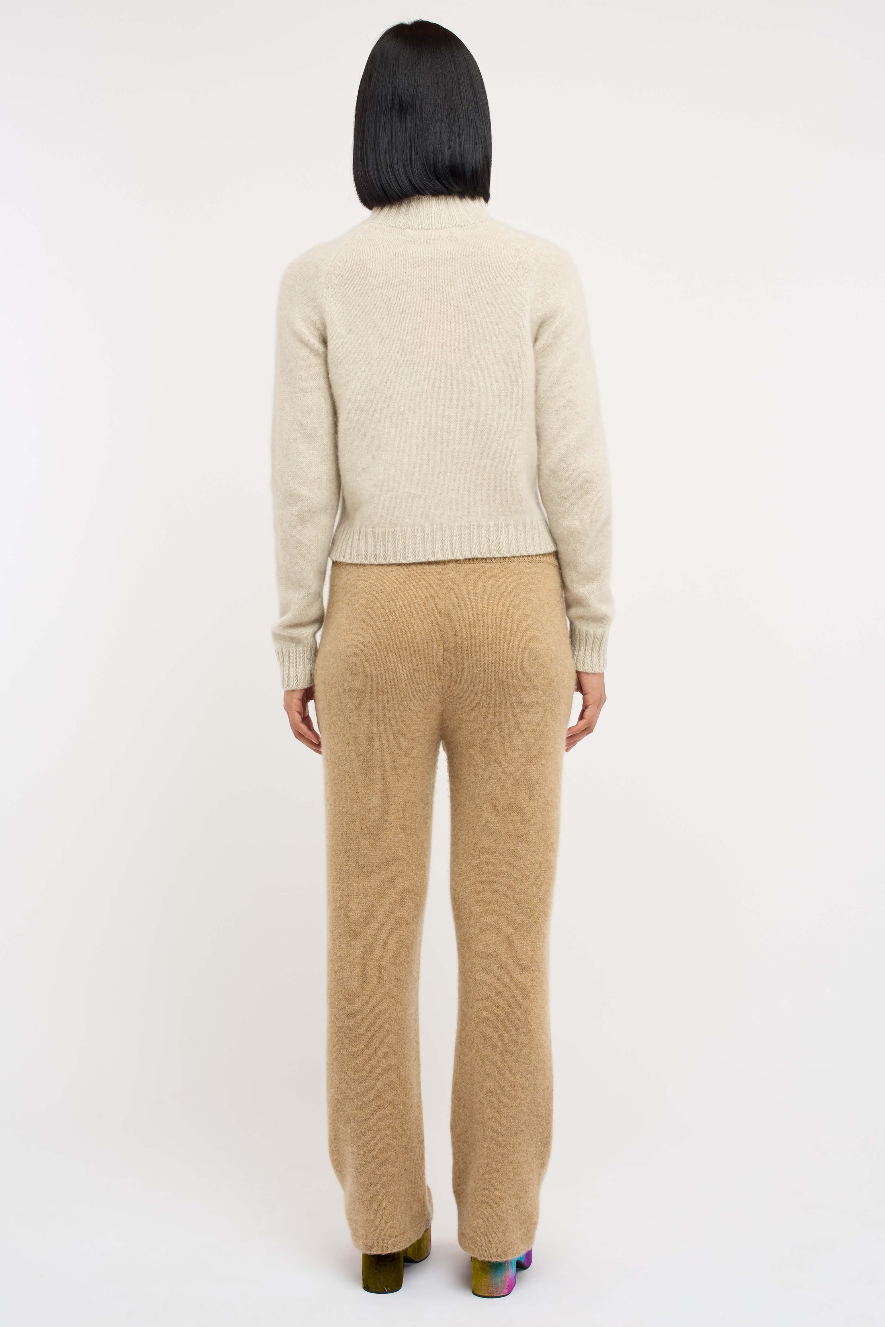 WOMEN’S TURTLENECK SWEATER - 5