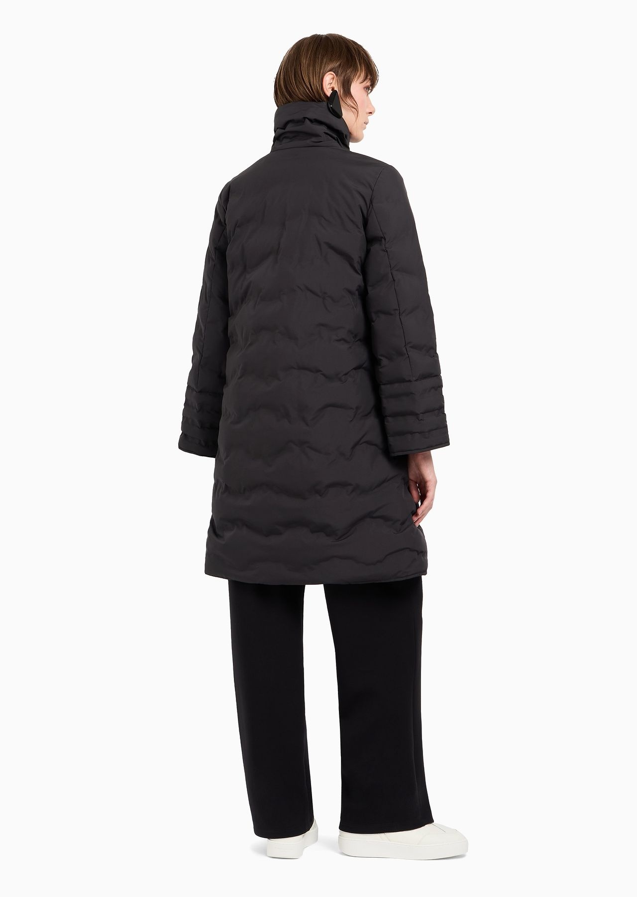 Water-repellent, reversible three-quarter length jacket in wavy quilted nylon - 3