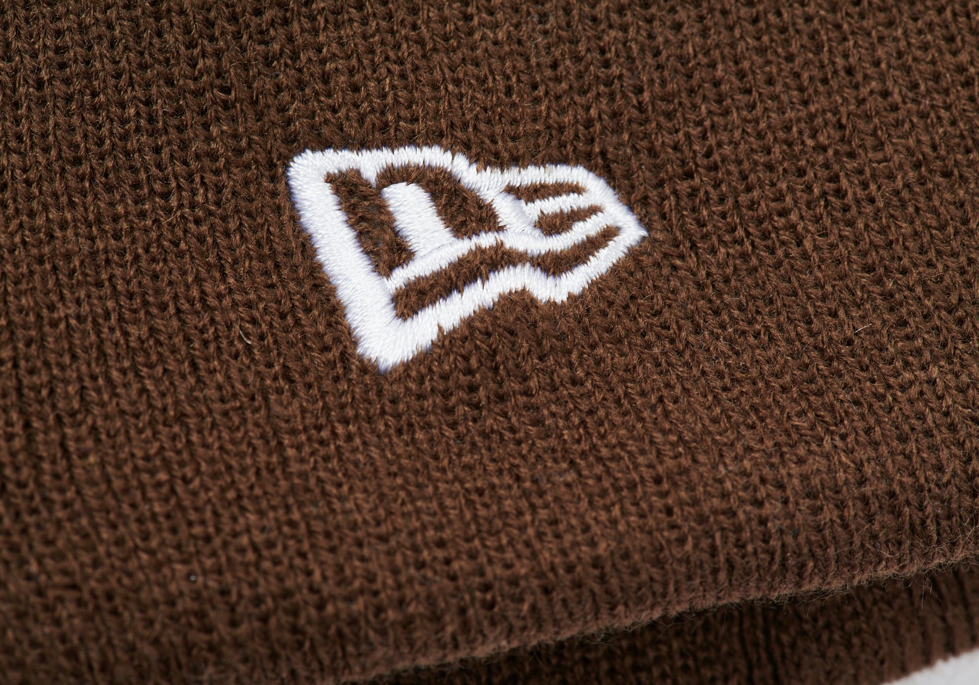 P-STATUE NEW ERA BEANIE BROWN - 3