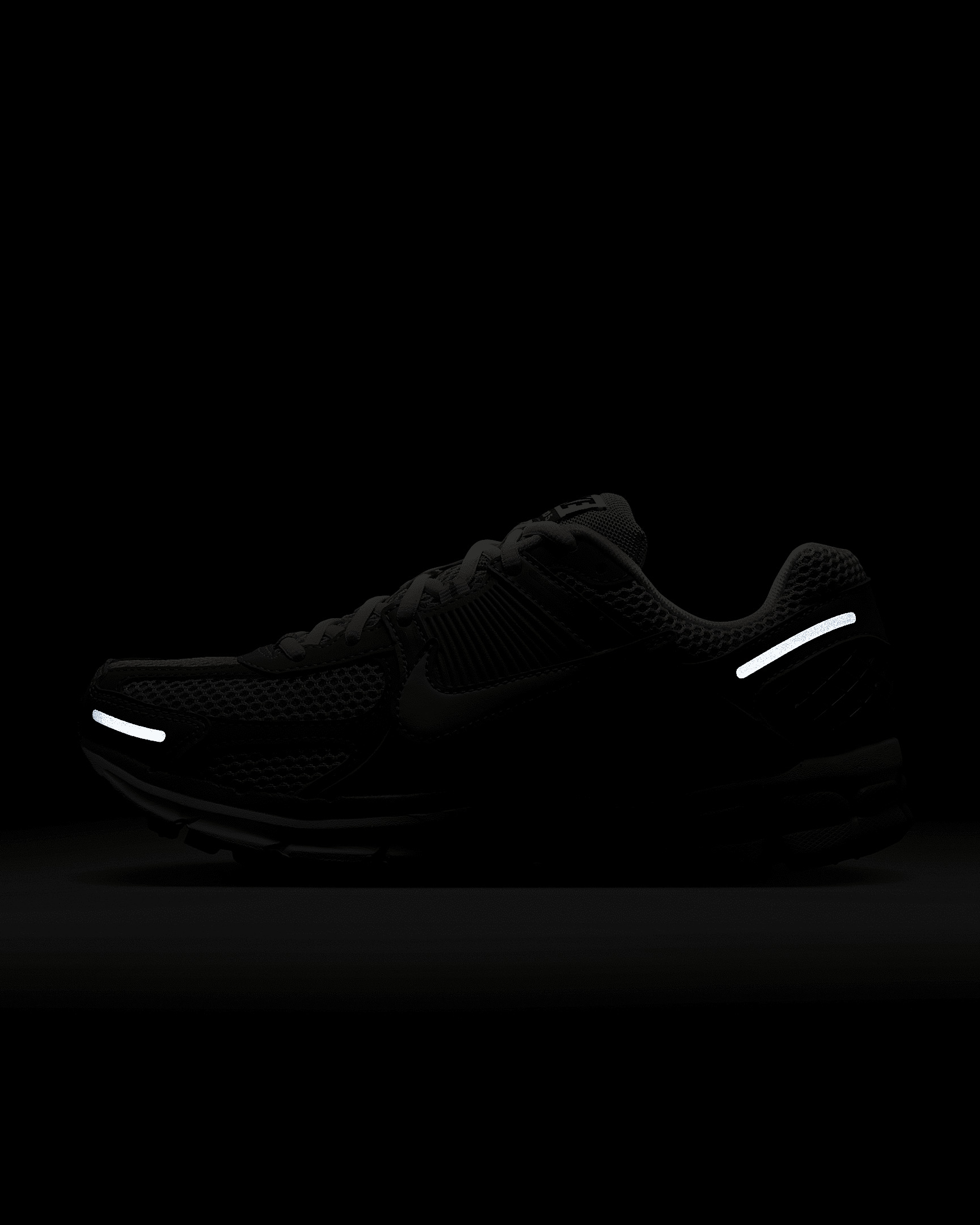 Nike Zoom Vomero 5 Women's Shoes - 11