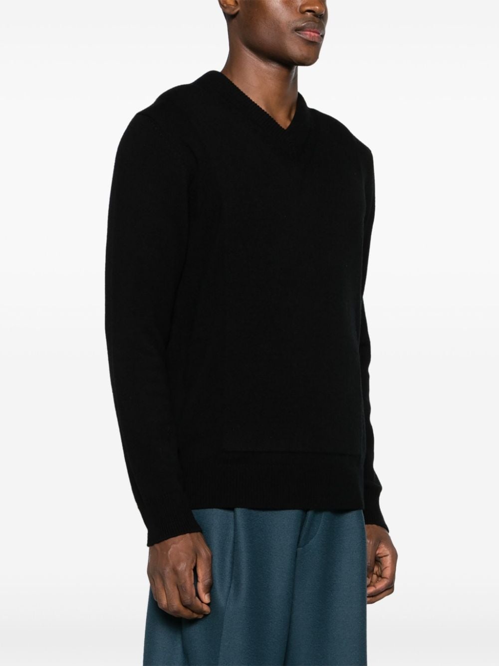 V-neck knitted jumper - 3