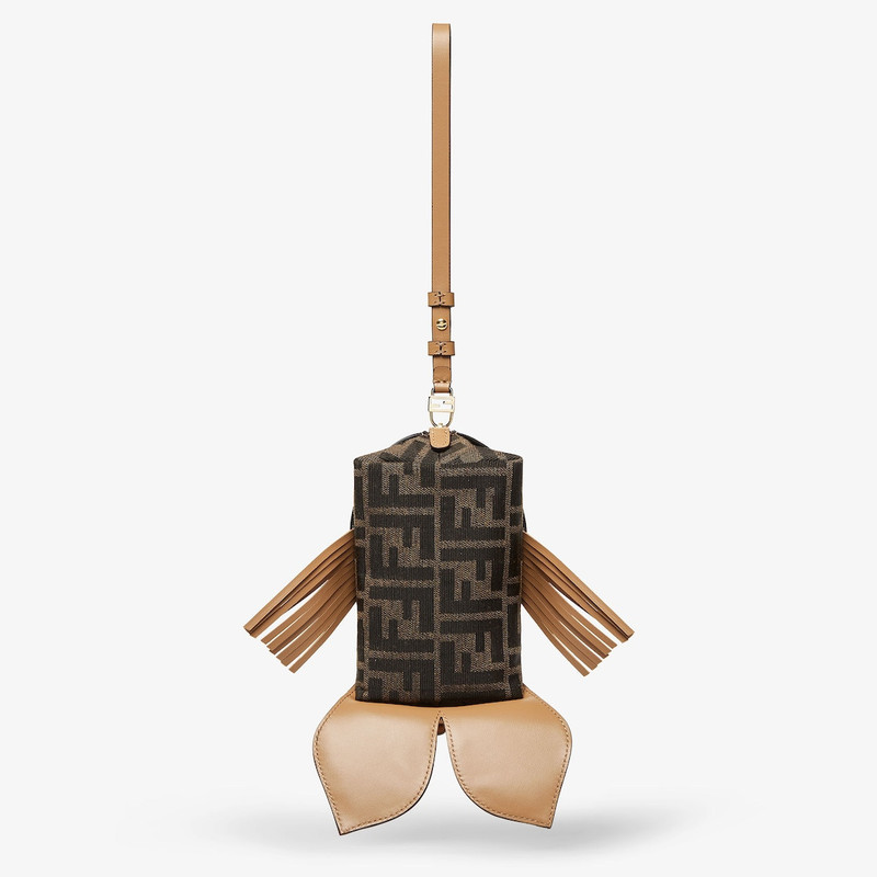 Fish-shaped Toiletry Case 3