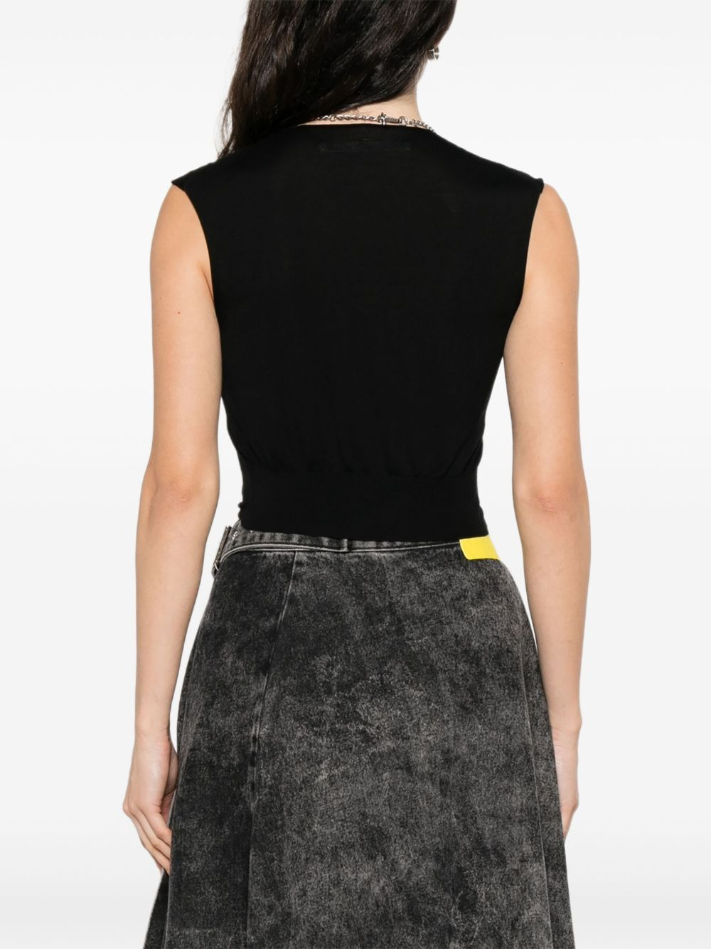 key-detail top - 4
