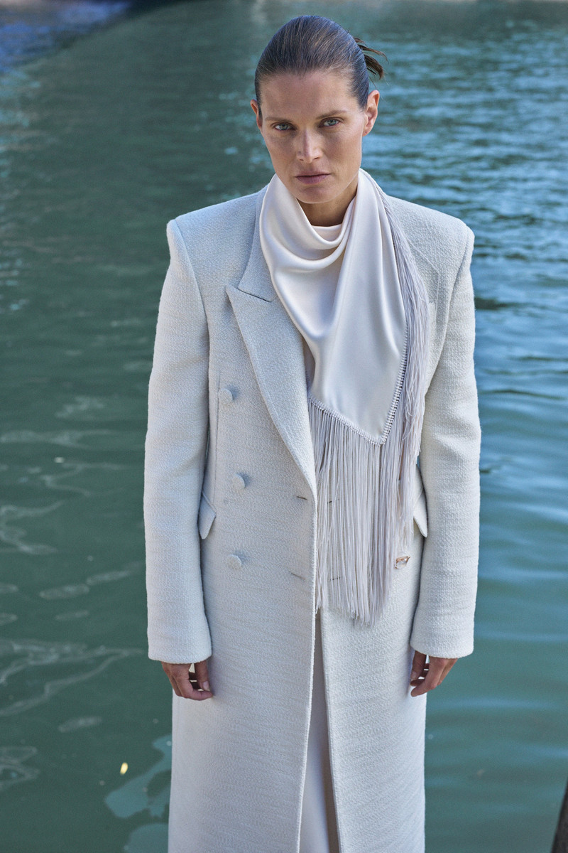 GABRIELA HEARST Julien Coat in Ivory Recycled Wool Silk Cashmere outlook