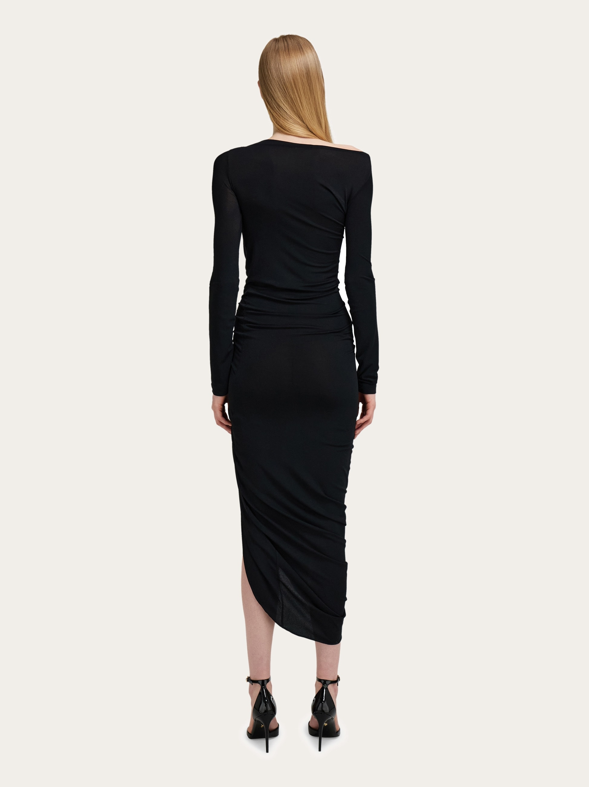 Boat neck dress with ruched detail - 4