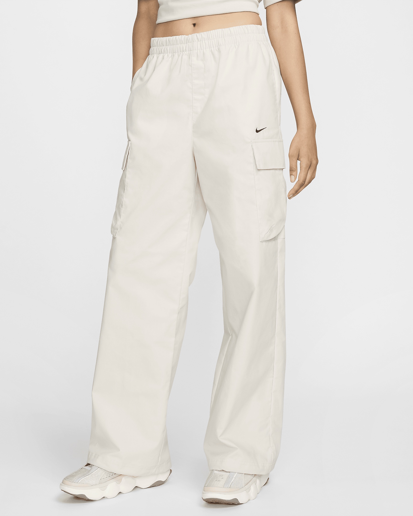 ■NIKE■ Sportswear Mid-Rise Oversized Cargo Pants W Light S Nike Sportswear Women's Mid-Rise Oversized Cargo Trousers