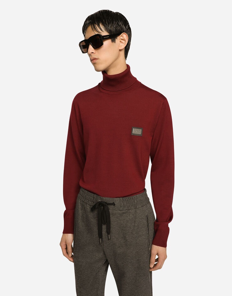Wool turtle-neck sweater with branded tag - 4